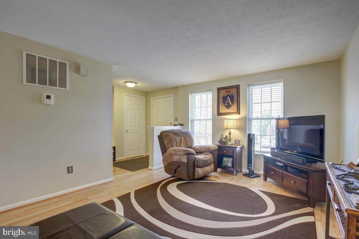 Centreville, VA 20121,13935 WINDING RIDGE LN