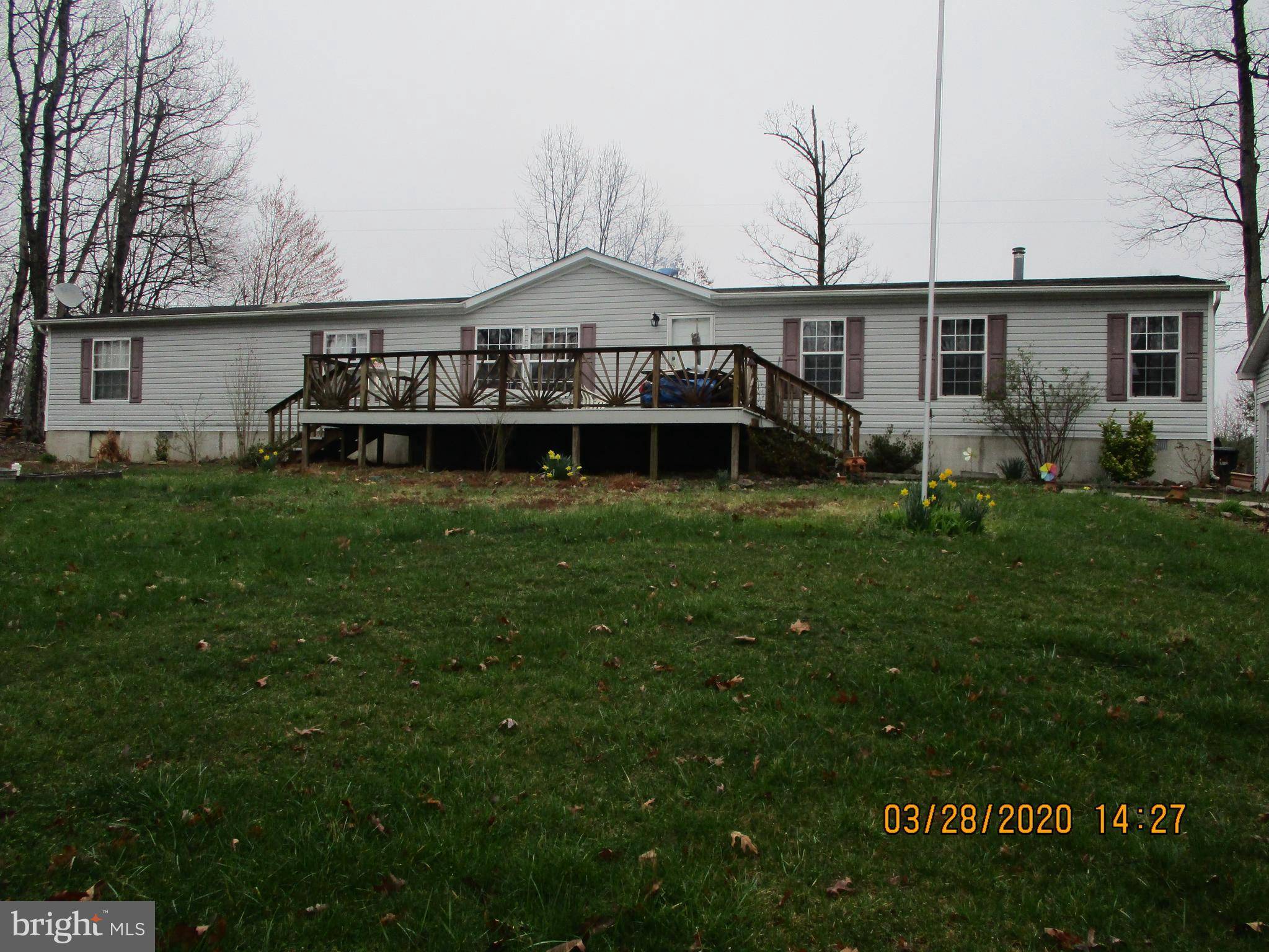 Hedgesville, WV 25427,190 DUSTY LN