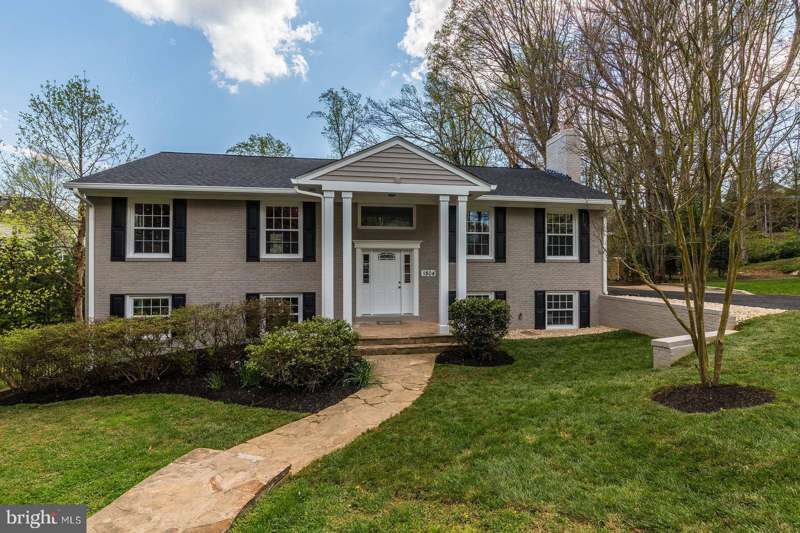 Mclean, VA 22101,1804 BRIAR RIDGE CT