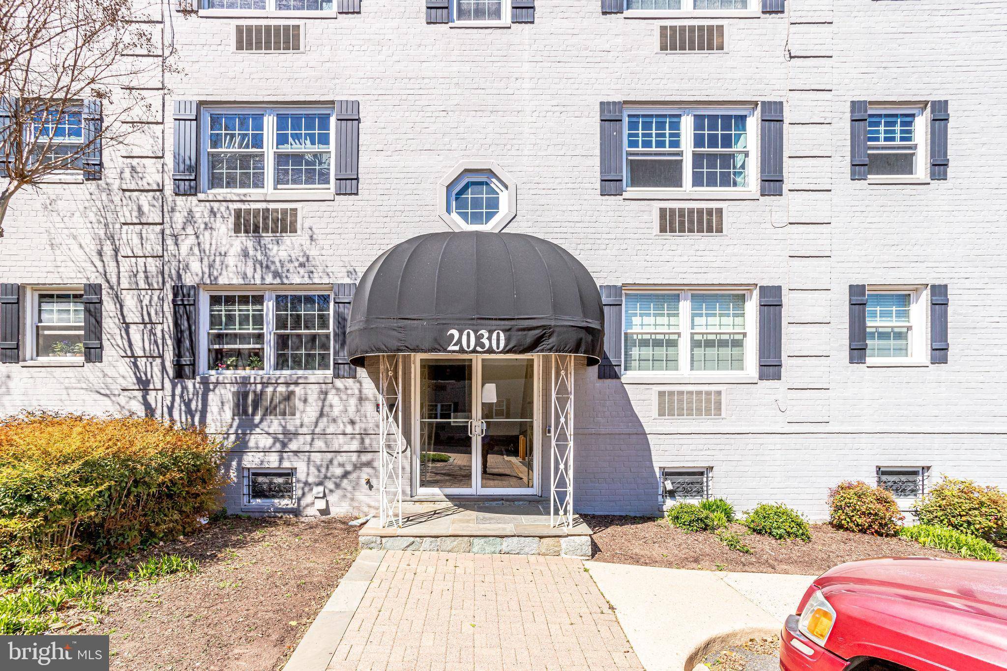 Arlington, VA 22207,2030 N VERMONT #302