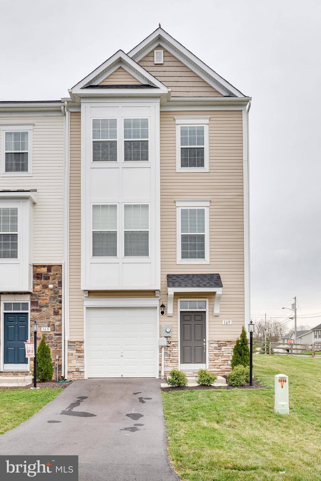 Martinsburg, WV 25405,169 KENSINGTON TERRACE