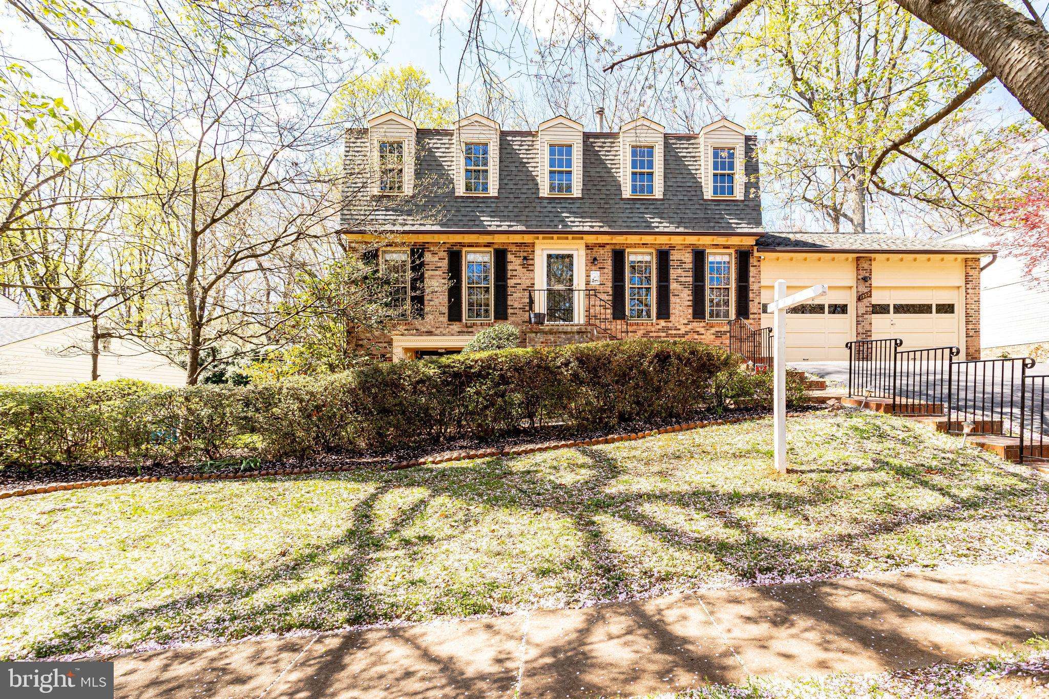 Mclean, VA 22102,1352 SNOW MEADOW LN