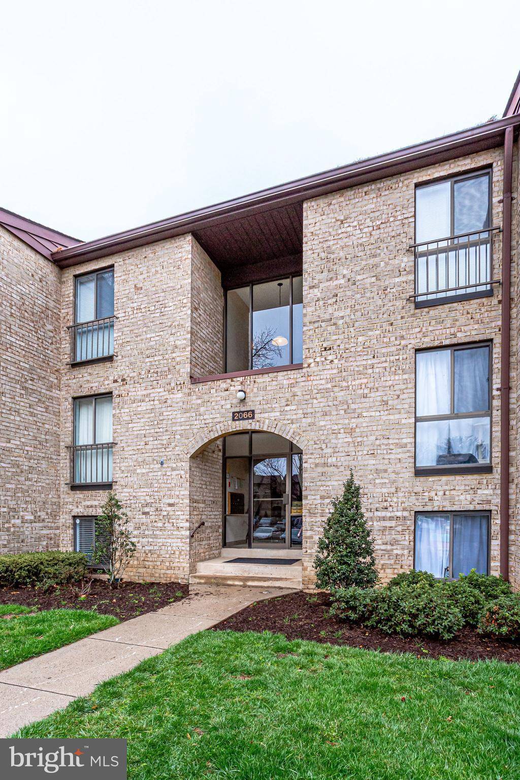 Reston, VA 20191,2066 ROYAL FERN CT #1B