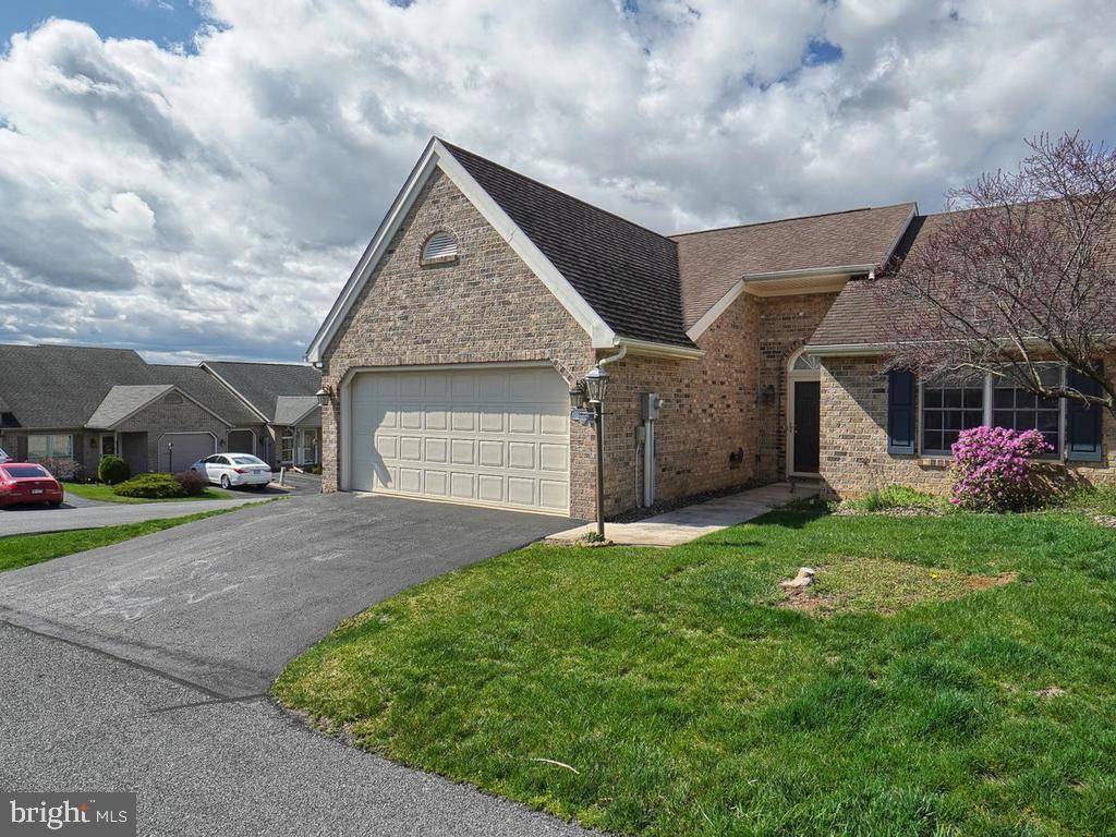 Chambersburg, PA 17202,2325 MAJESTIC CT