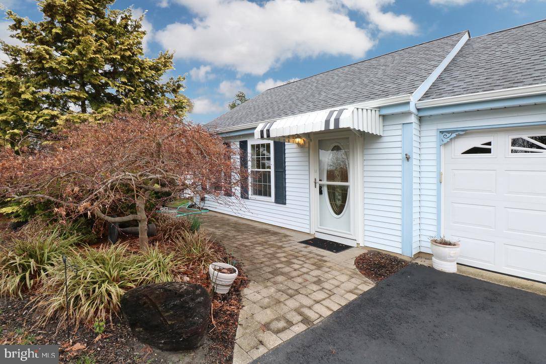 Southampton, NJ 08088,16 STERLING PL