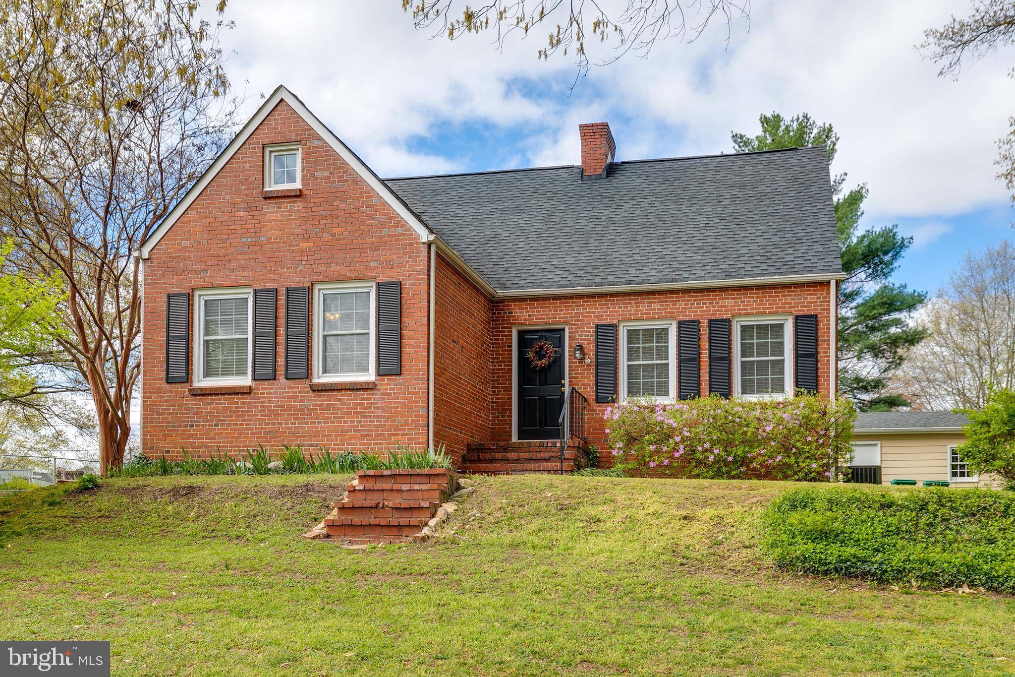 Bowling Green, VA 22427,124 COGHILL ST