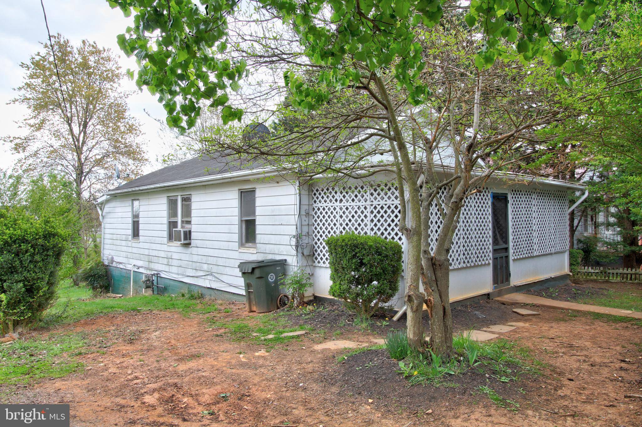 Culpeper, VA 22701,106 GLAZIER