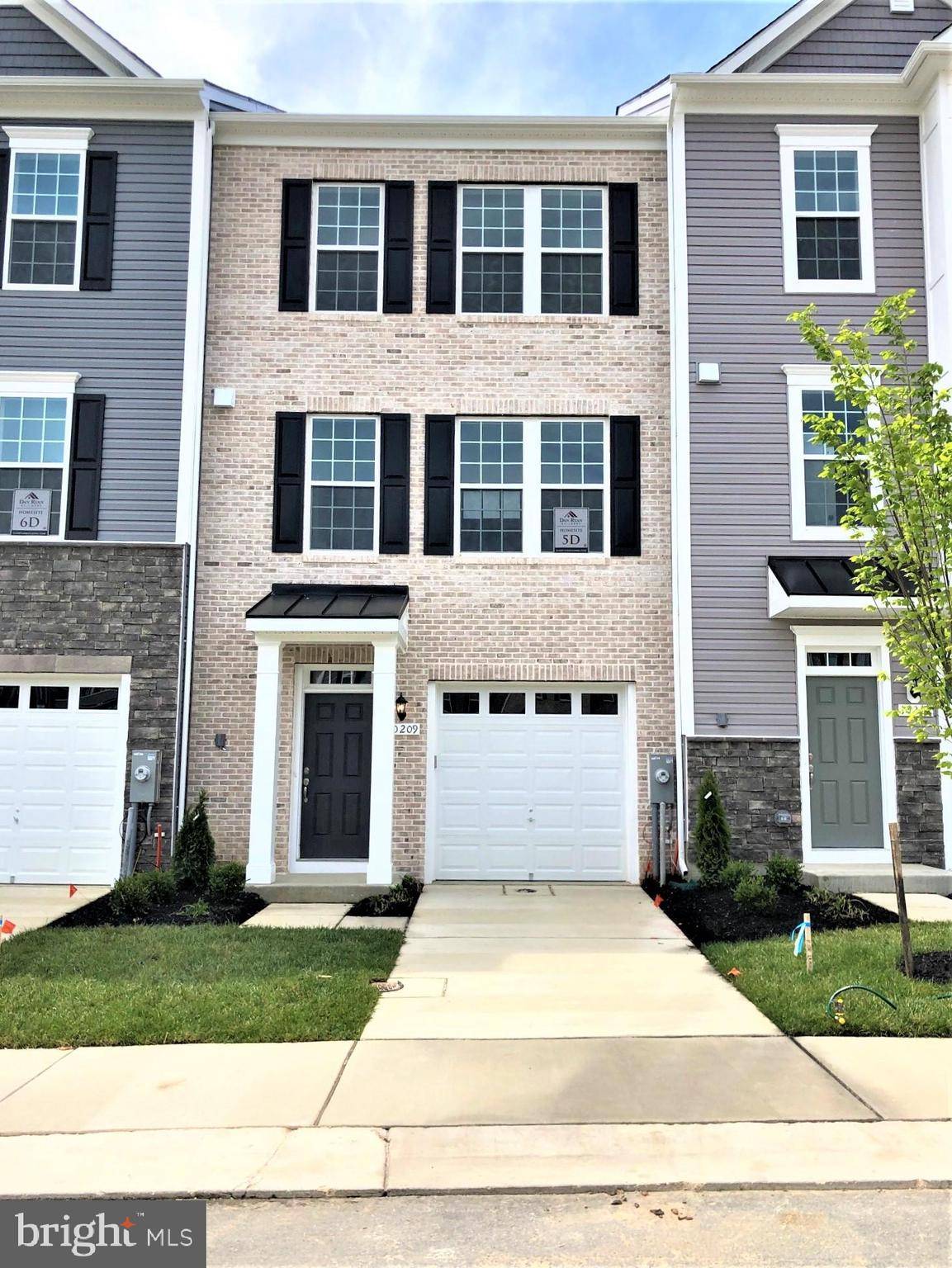 Lanham, MD 20706,10209 WINDSOR OAKS WAY