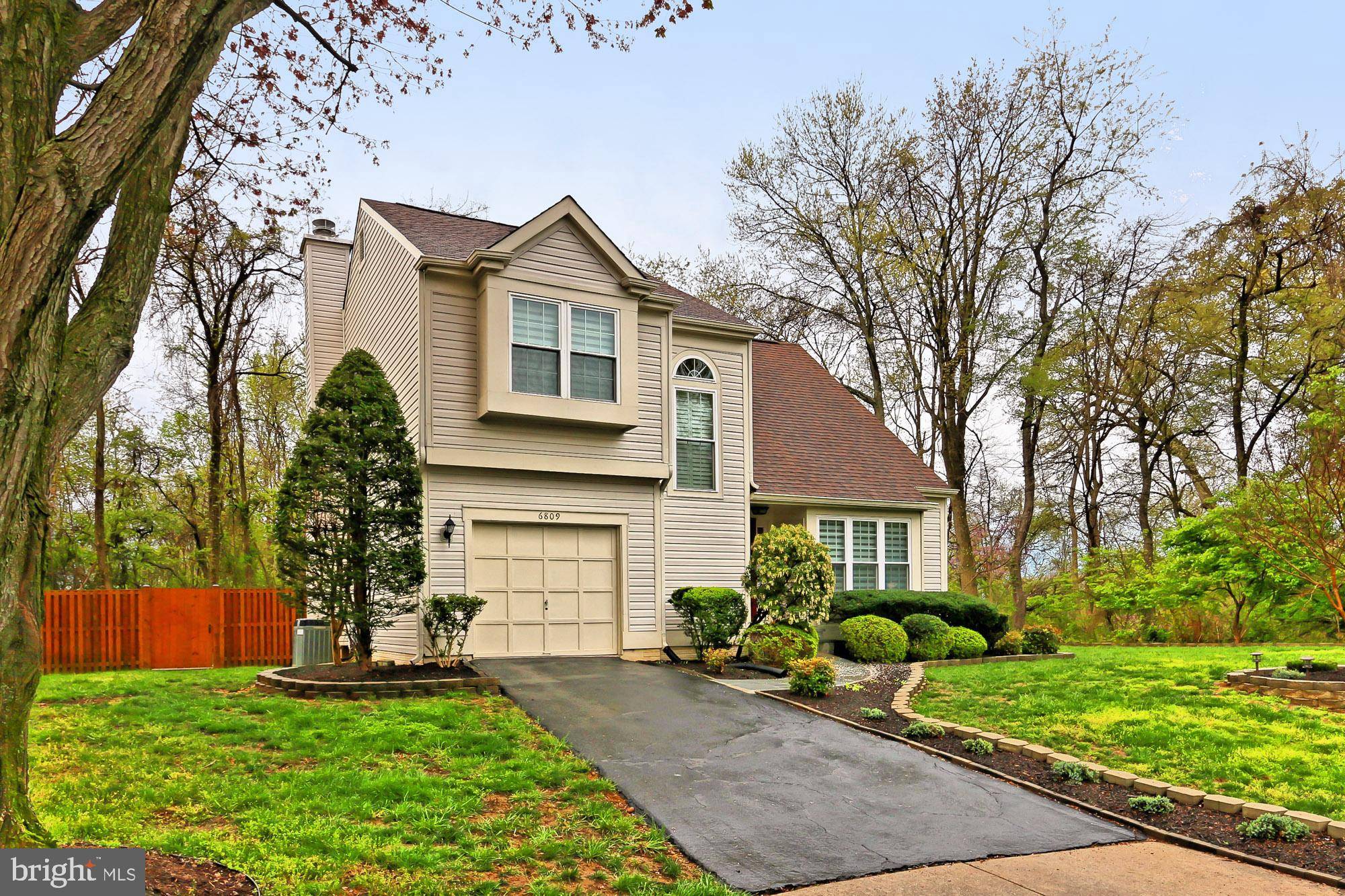 Alexandria, VA 22306,6809 WOODSTONE PL