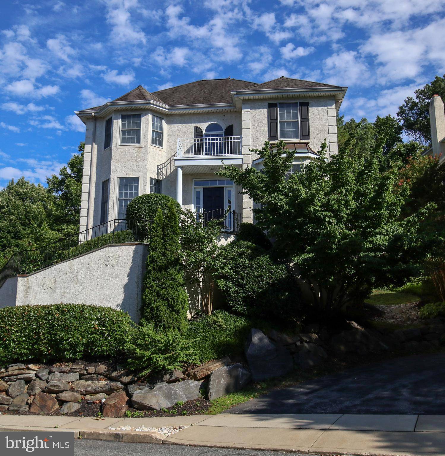 Conshohocken, PA 19428,400 MERION HILL LN