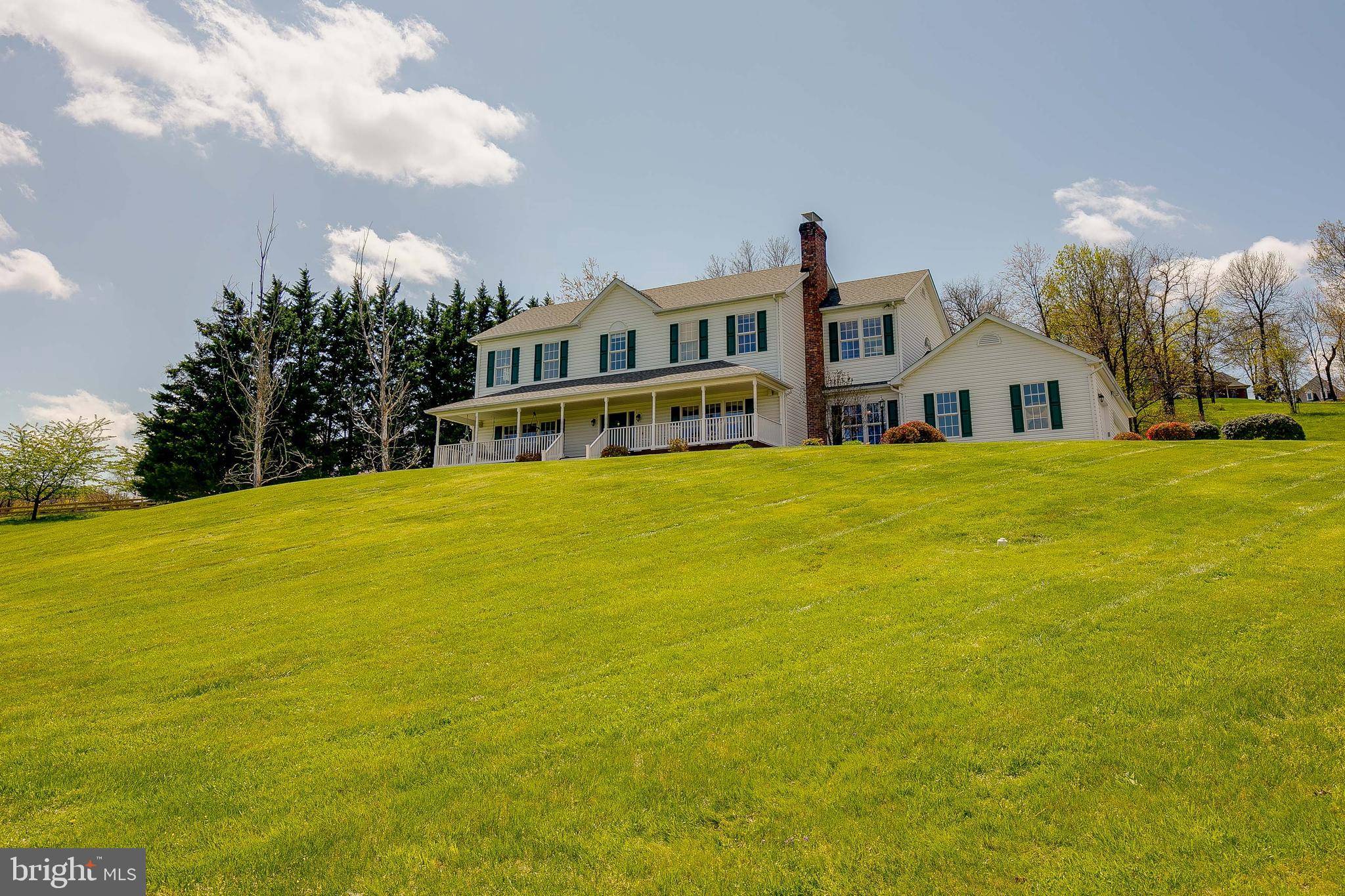 Round Hill, VA 20141,35180 DORNOCH CT