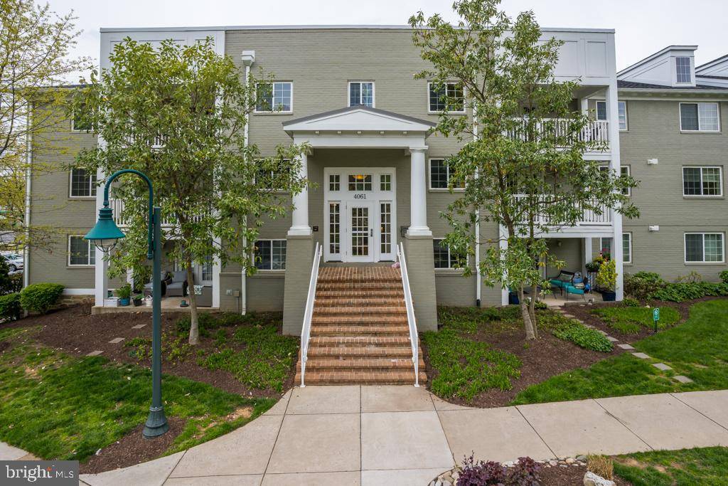 Arlington, VA 22204,4061 S FOUR MILE RUN DR #103