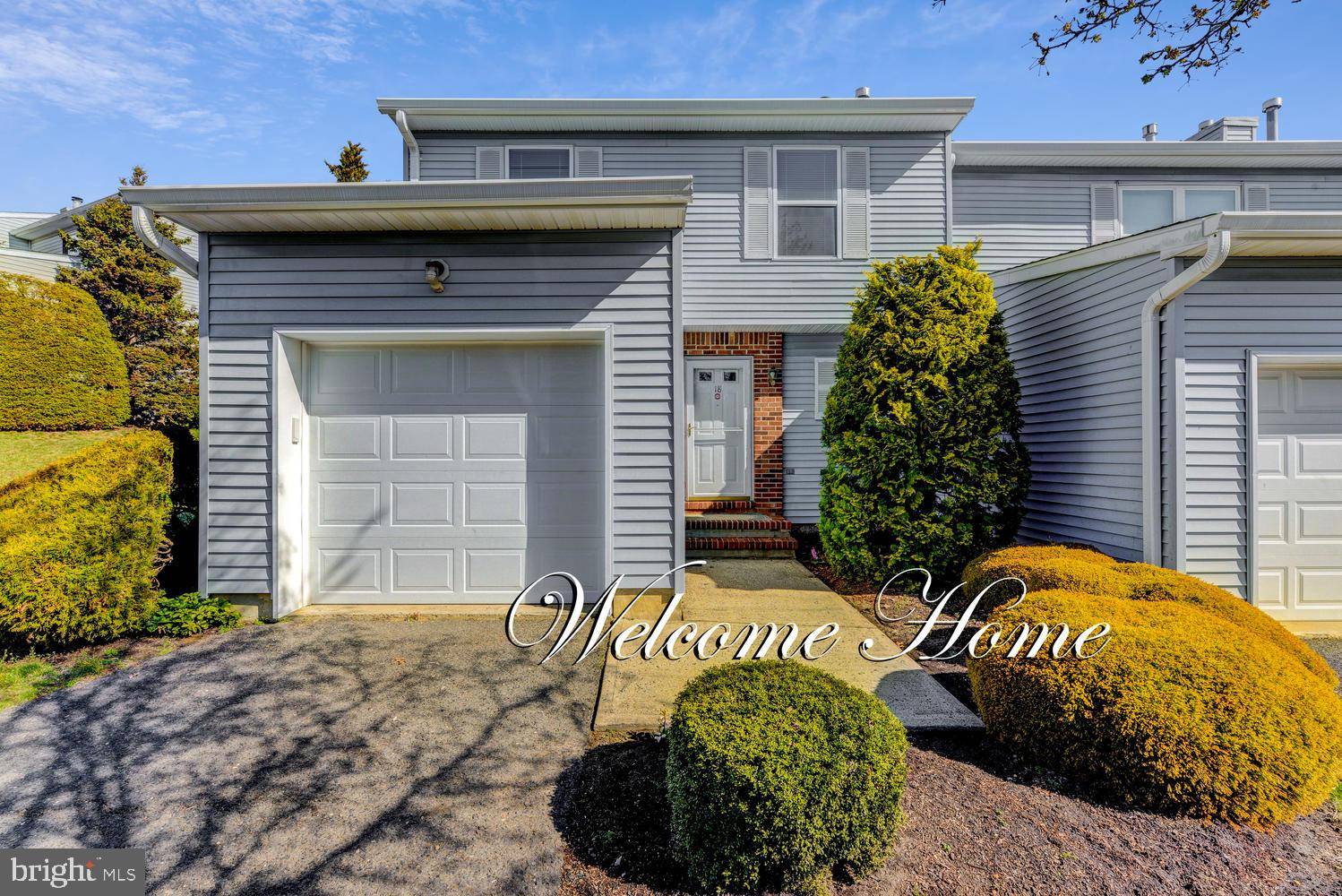 Monroe Township, NJ 08831,18 PEACHTREE LN