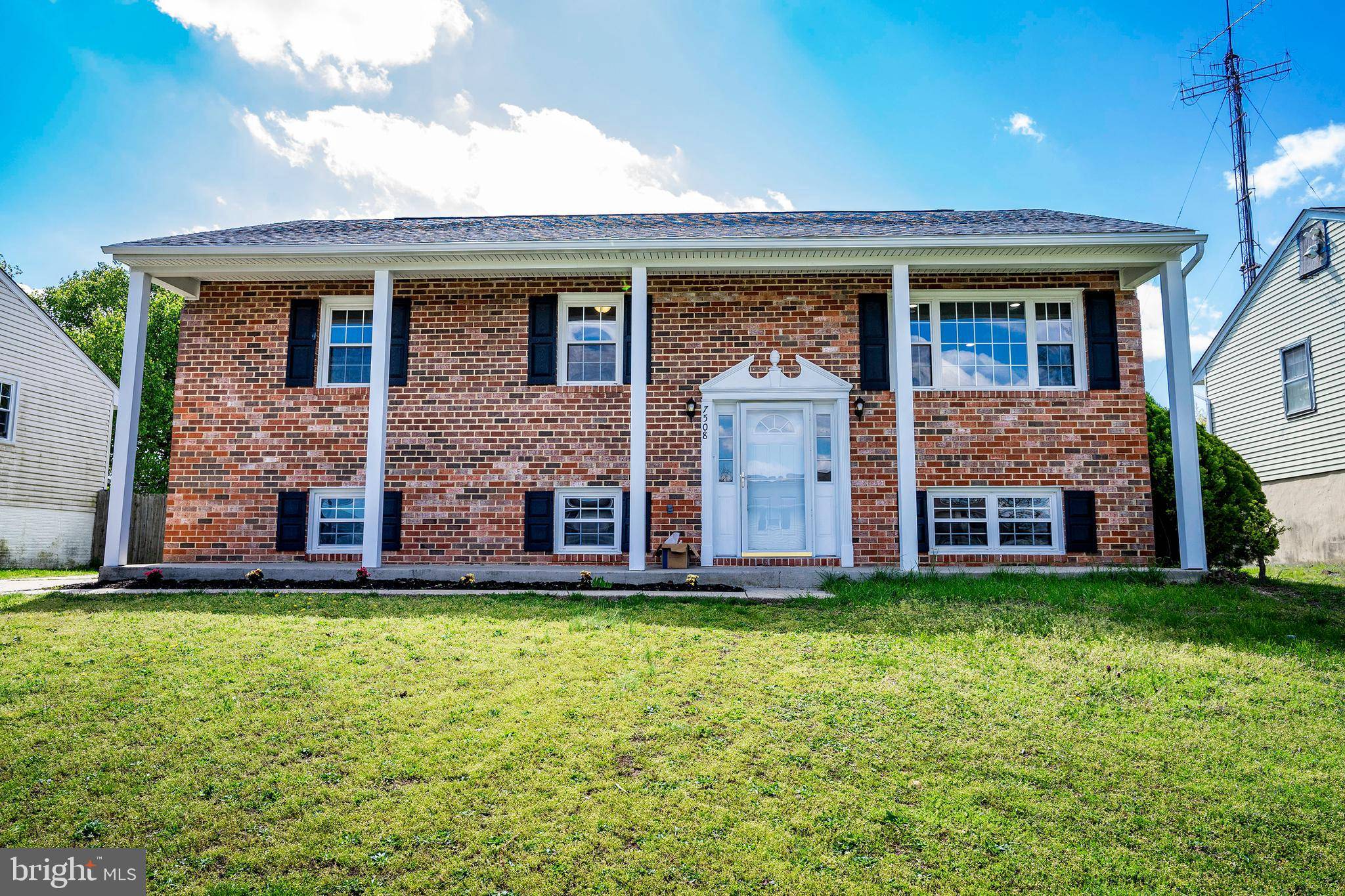 Hanover, MD 21076,7508 SANDALWOOD CT