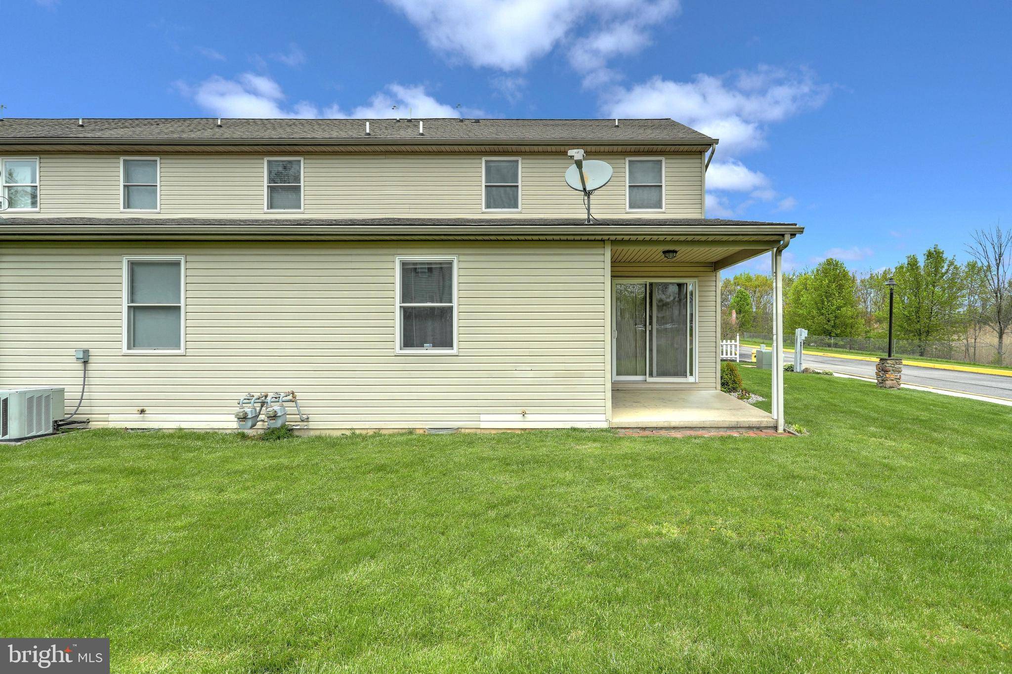 Hanover, PA 17331,402 SPRINGBROOK CT