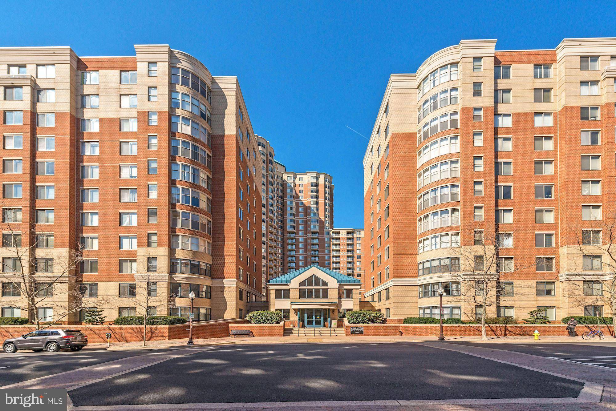 Arlington, VA 22203,3835 9TH ST N #206W