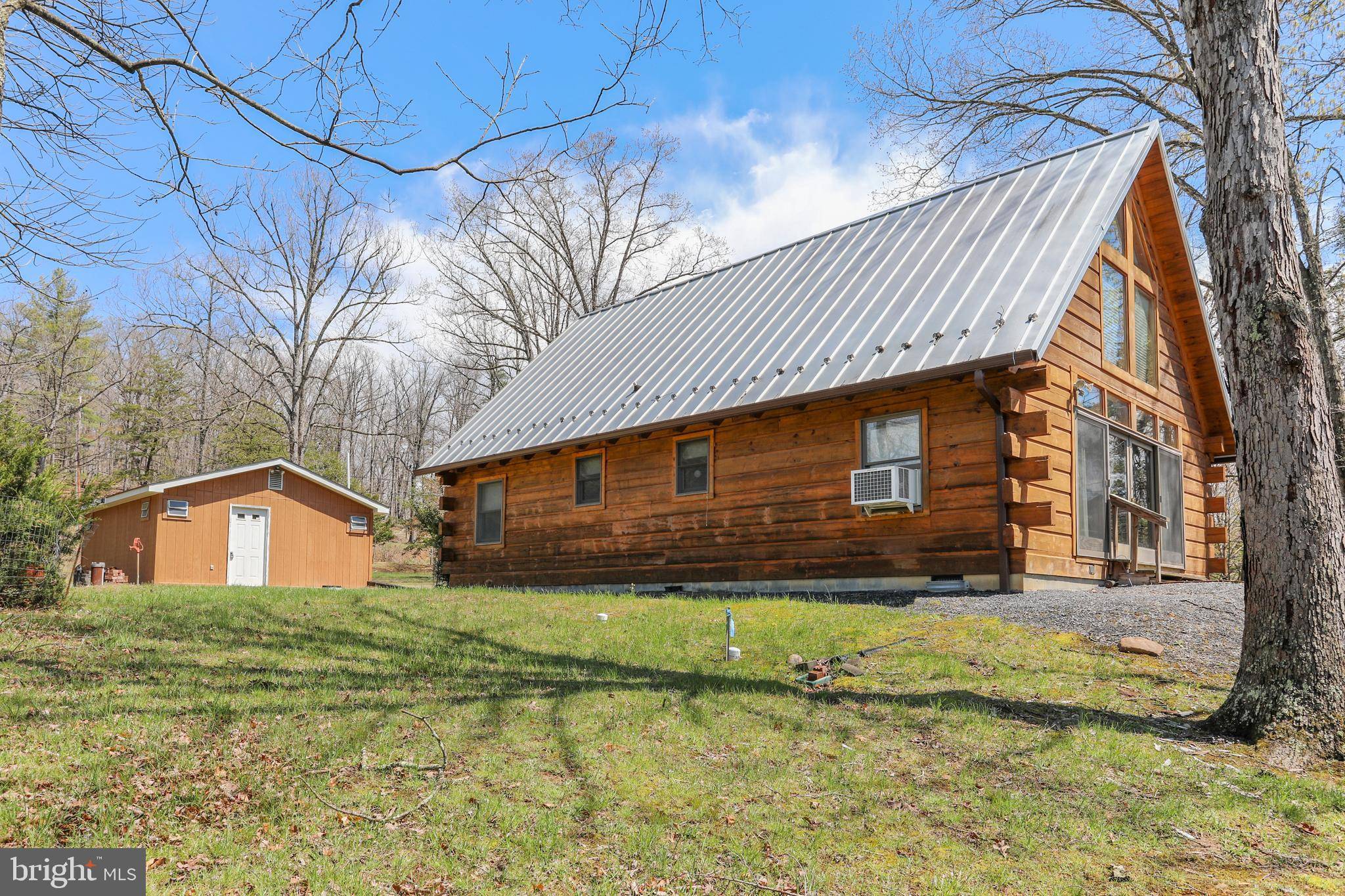 Paw Paw, WV 25434,298 WHITE OAK TRL