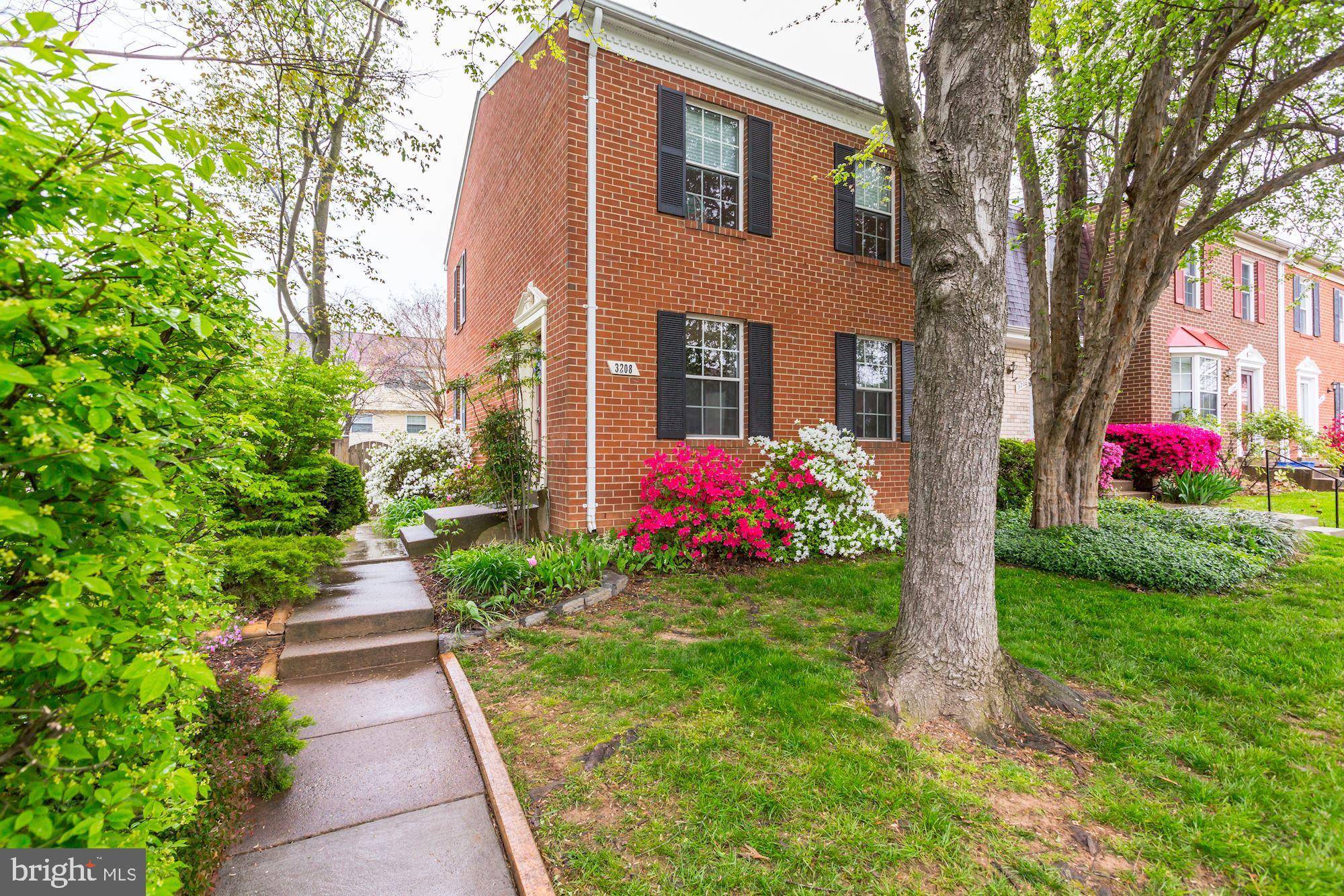 Oakton, VA 22124,3208 SILVERSTONE CT