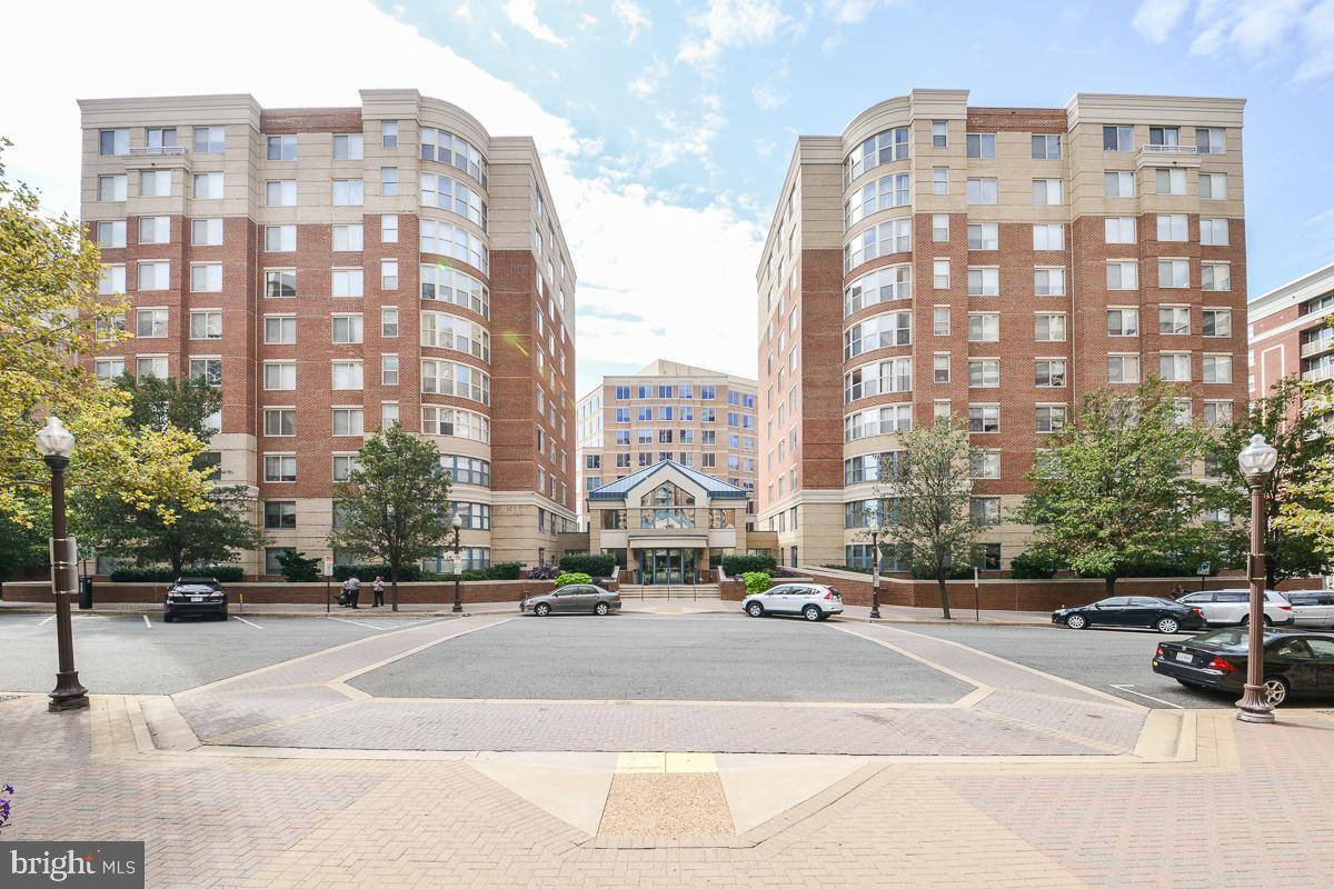 Arlington, VA 22203,3835 9TH ST N #310E