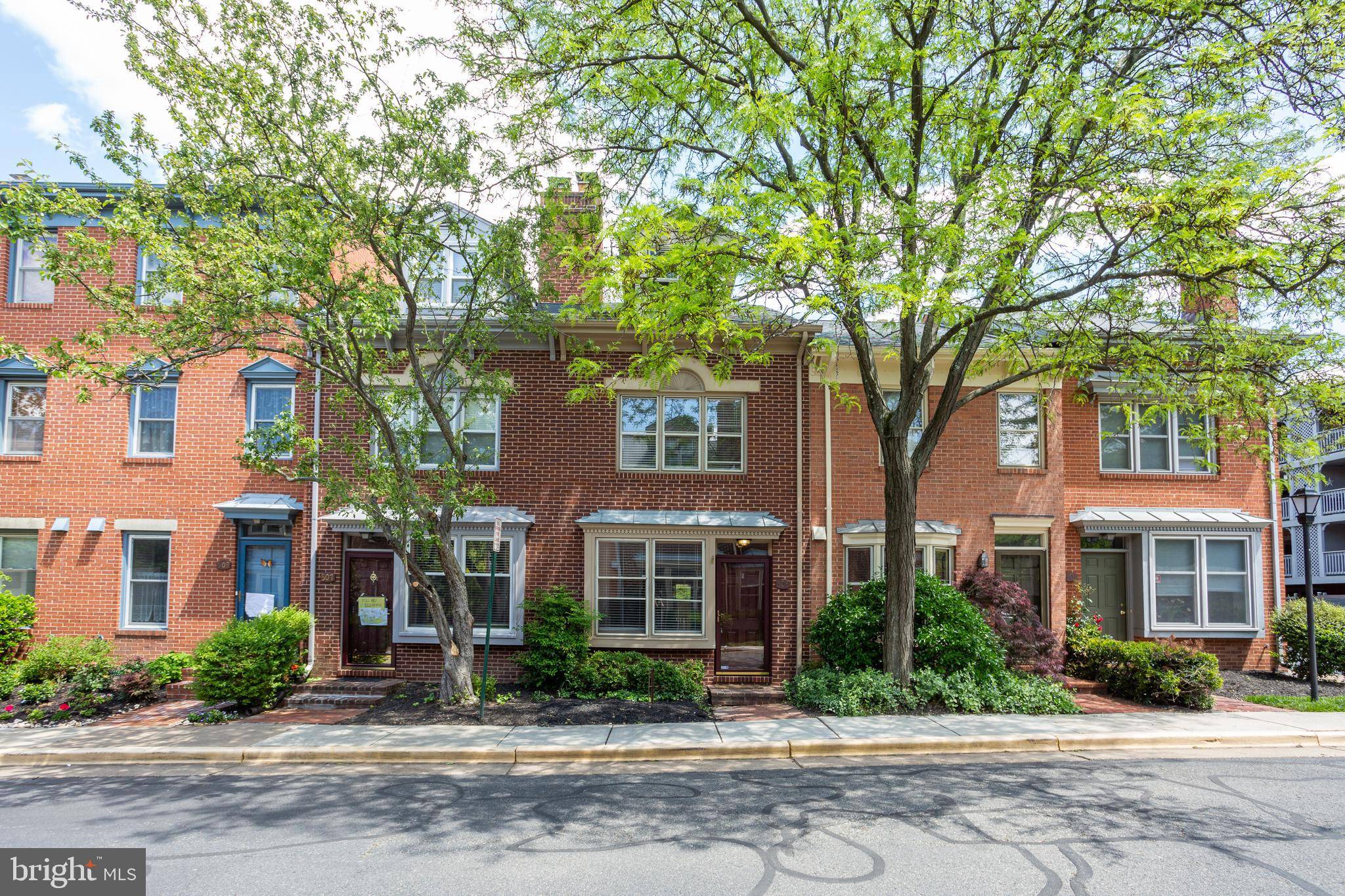 Alexandria, VA 22314,505 COLECROFT CT