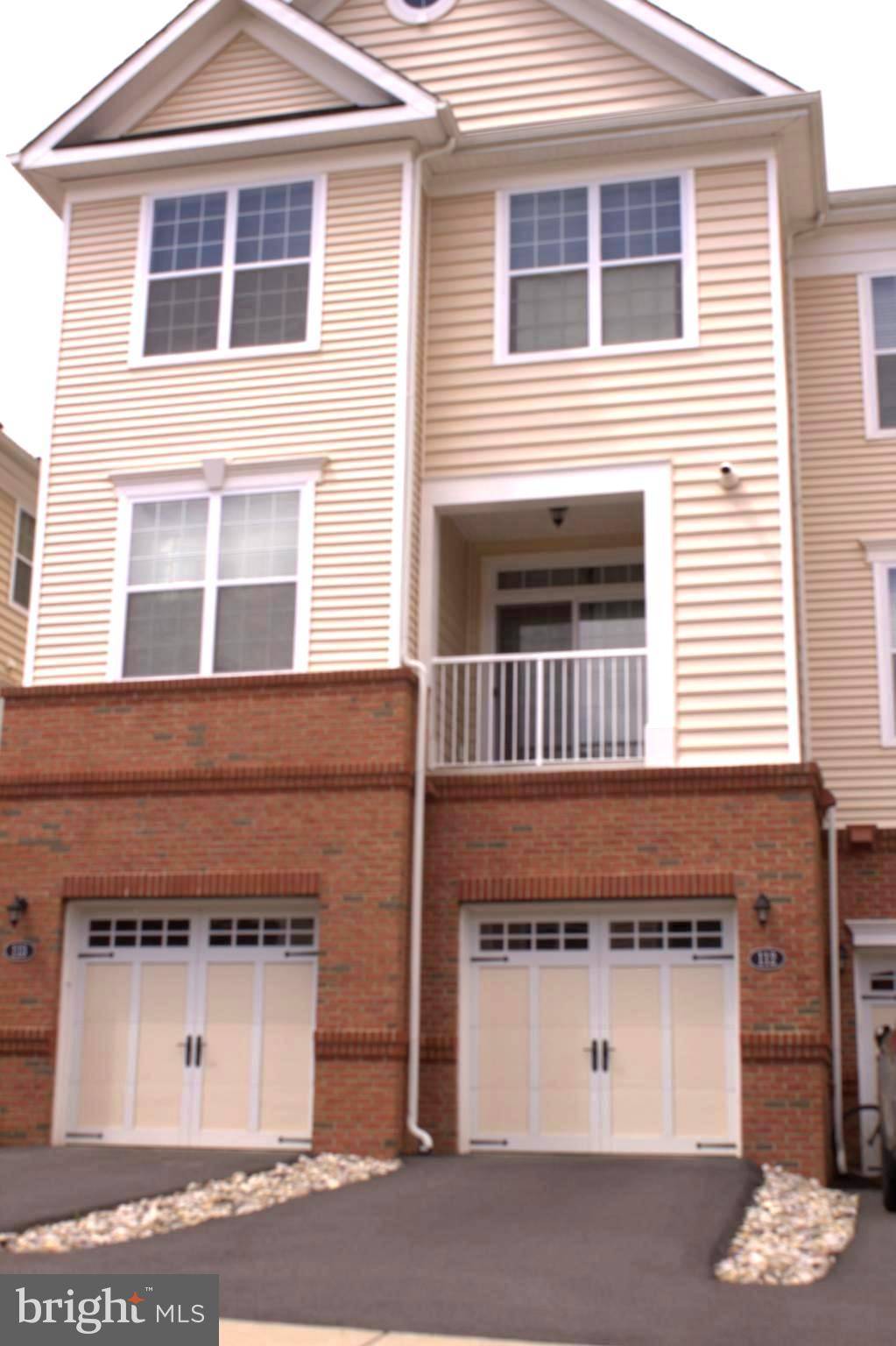 Ashburn, VA 20148,23315 MILLTOWN KNOLL SQ #112