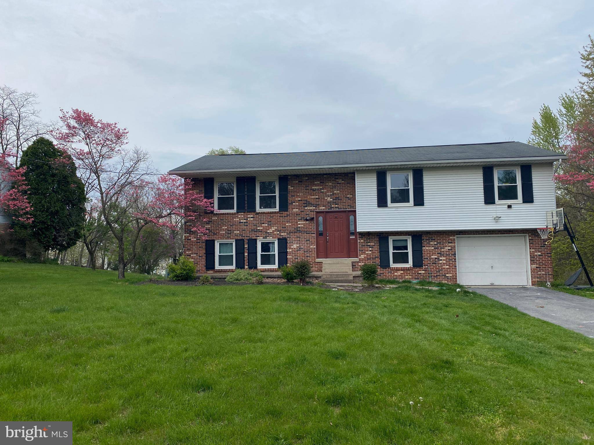 Harrisburg, PA 17112,7923 MANOR DR