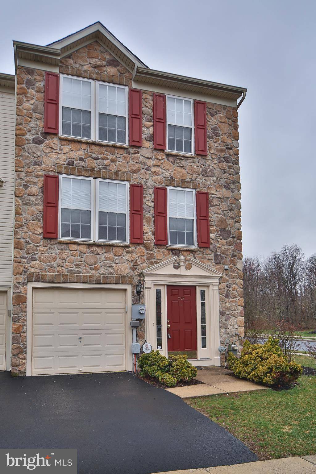 Quakertown, PA 18951,202 WINDSOR CT