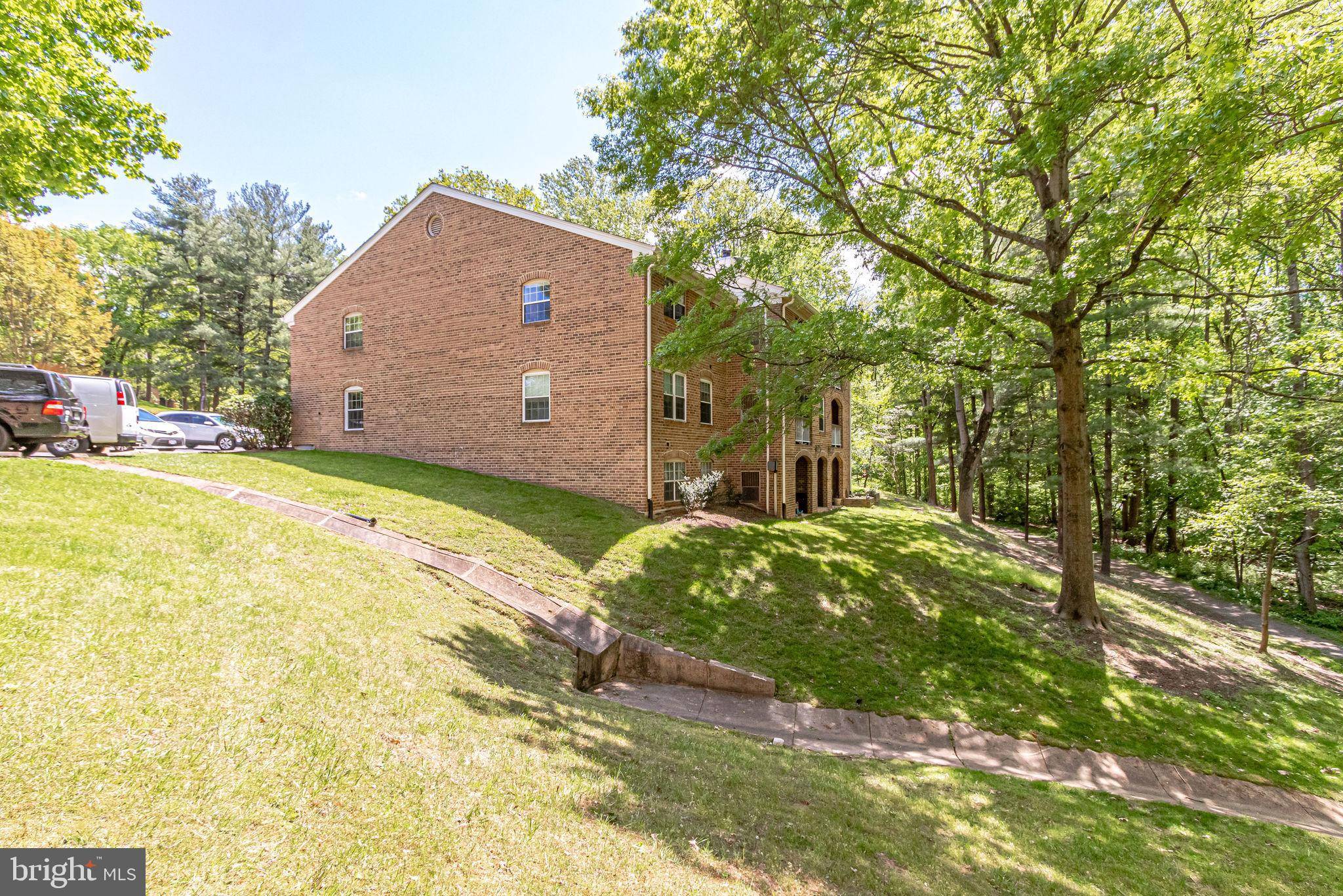 Burke, VA 22015,5914 COVE LANDING RD #302