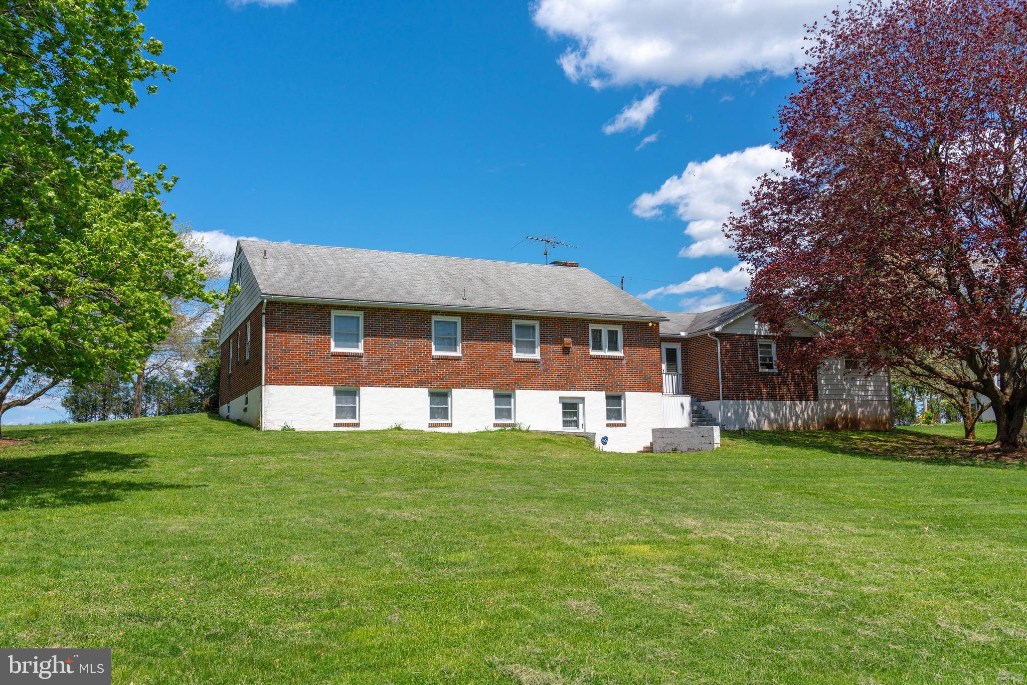 Pennsburg, PA 18073,2574 KUTZTOWN RD