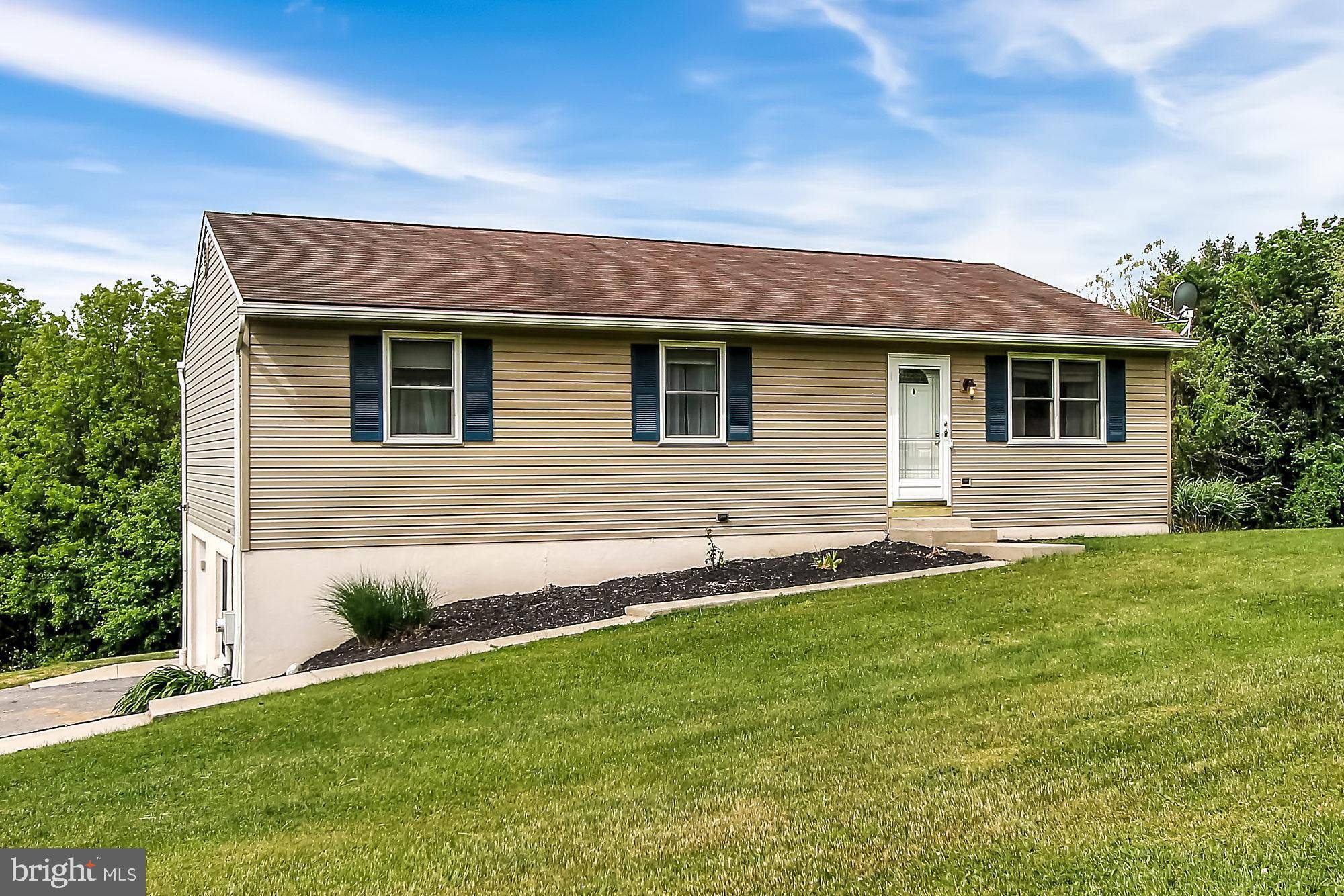 Robesonia, PA 19551,61 GINNA B DR