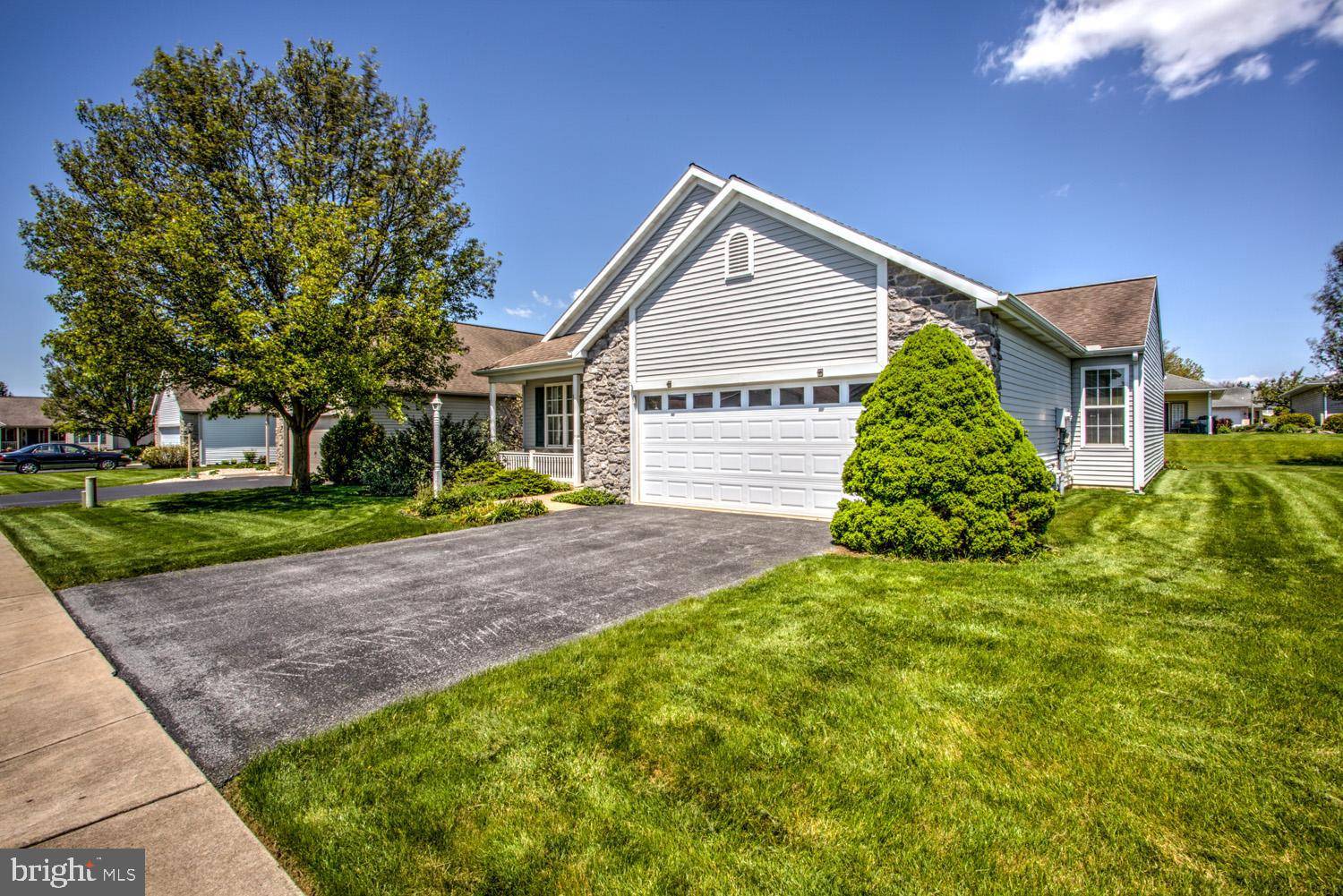 Mount Joy, PA 17552,538 BENT OAK DR