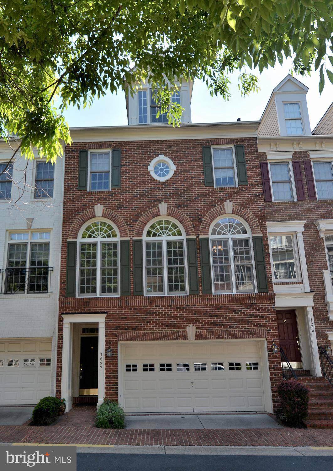 Mclean, VA 22102,1627 COLONIAL HILLS DR