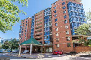 Arlington, VA 22201,1001 N RANDOLPH ST #921