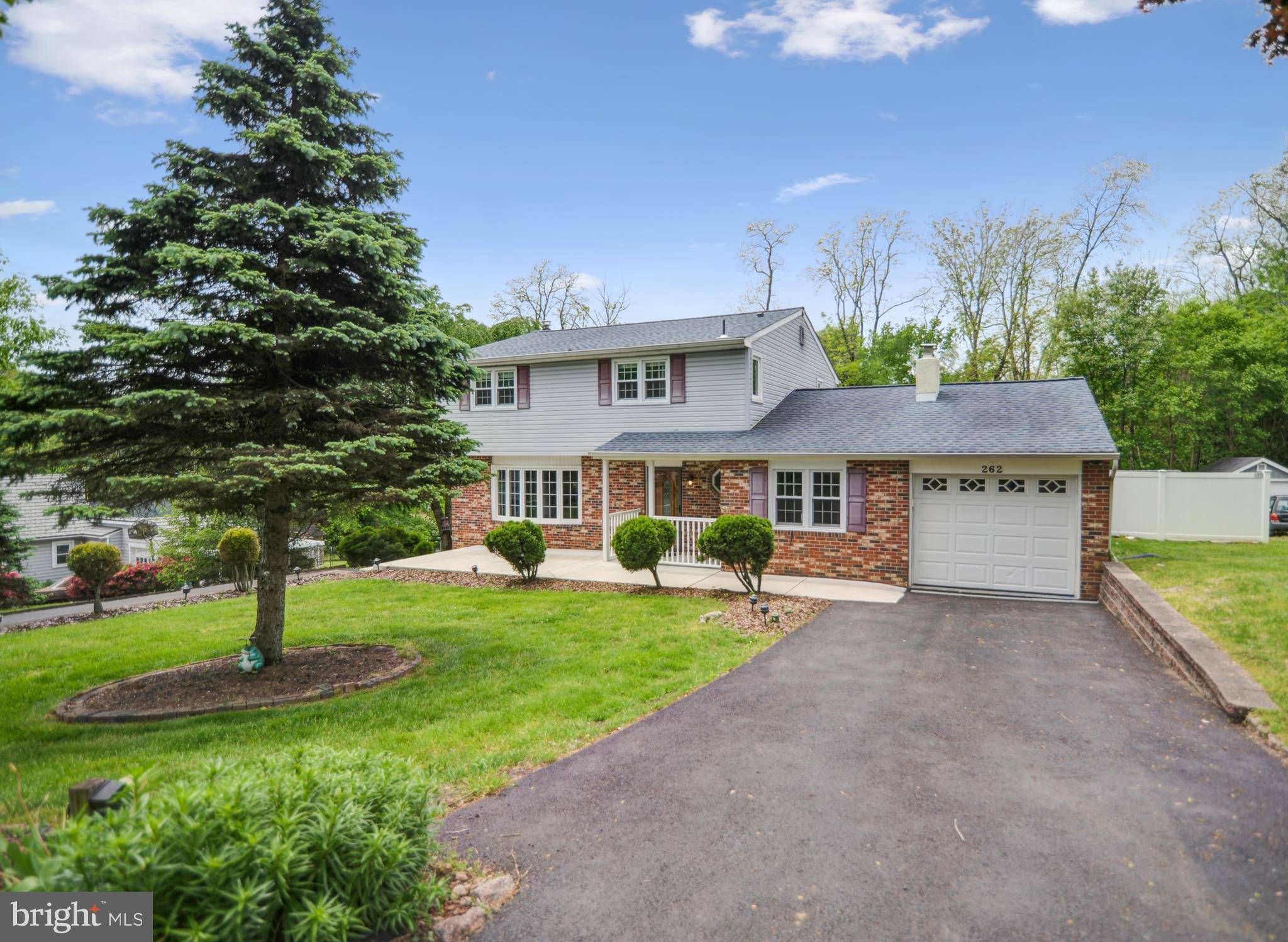 Langhorne, PA 19047,262 BLUEBELL AVE