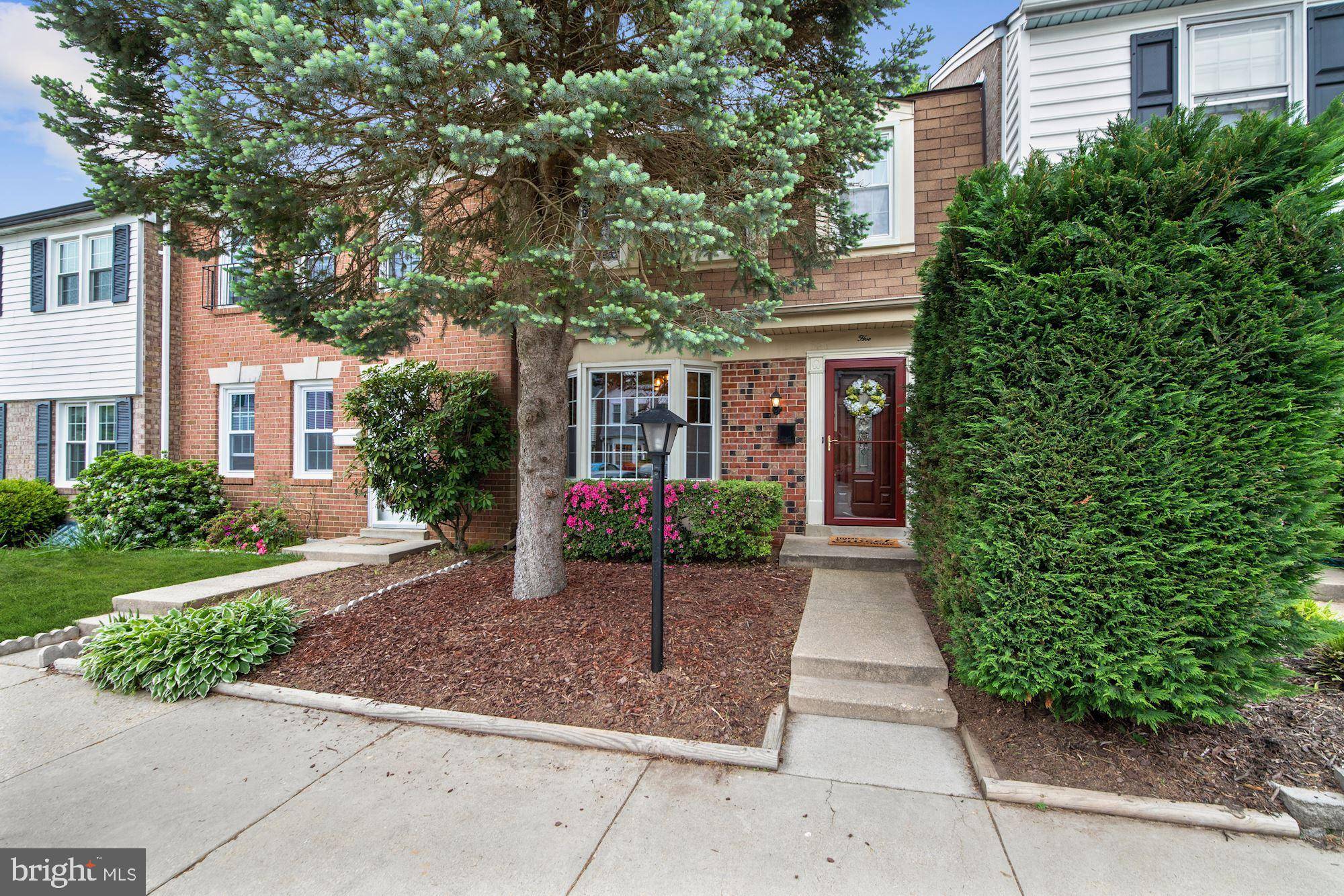 Gaithersburg, MD 20878,5 BLUE RIBBON CT #6-3