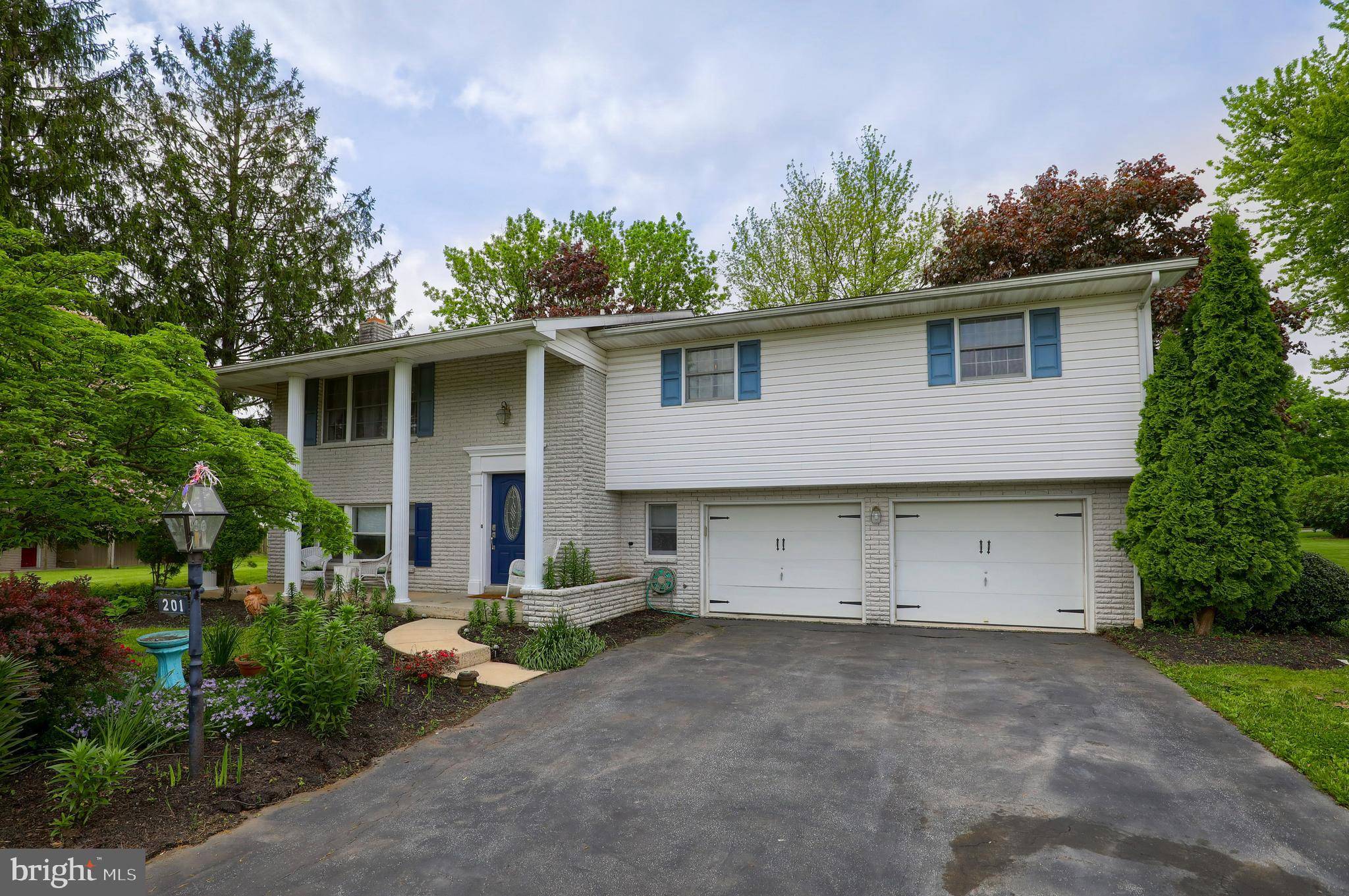 Terre Hill, PA 17581,201 NEW ST