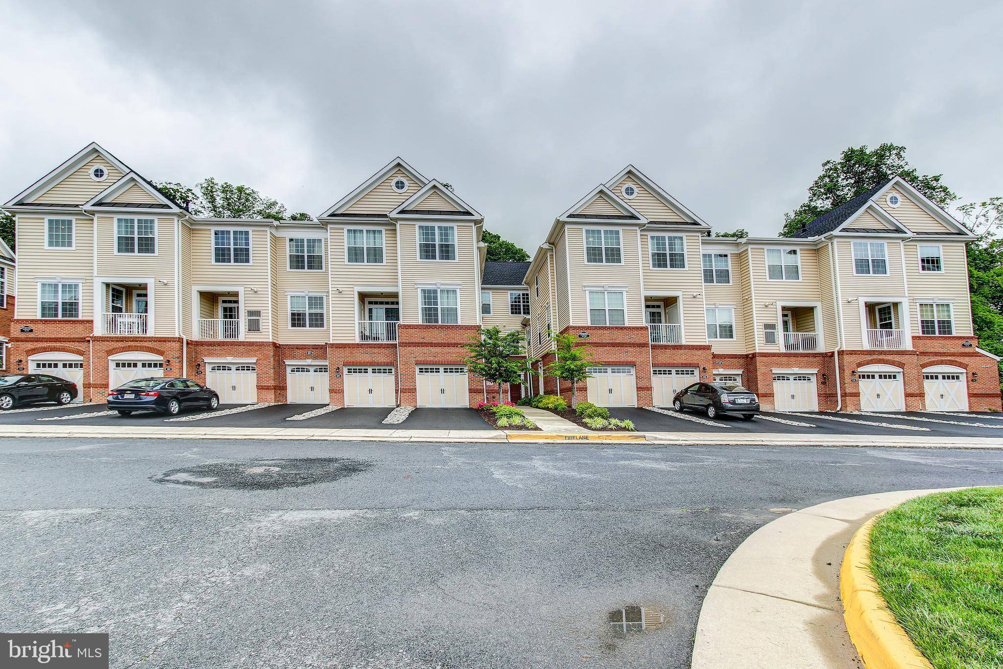 Ashburn, VA 20148,23225 MILLTOWN KNOLL SQ #105