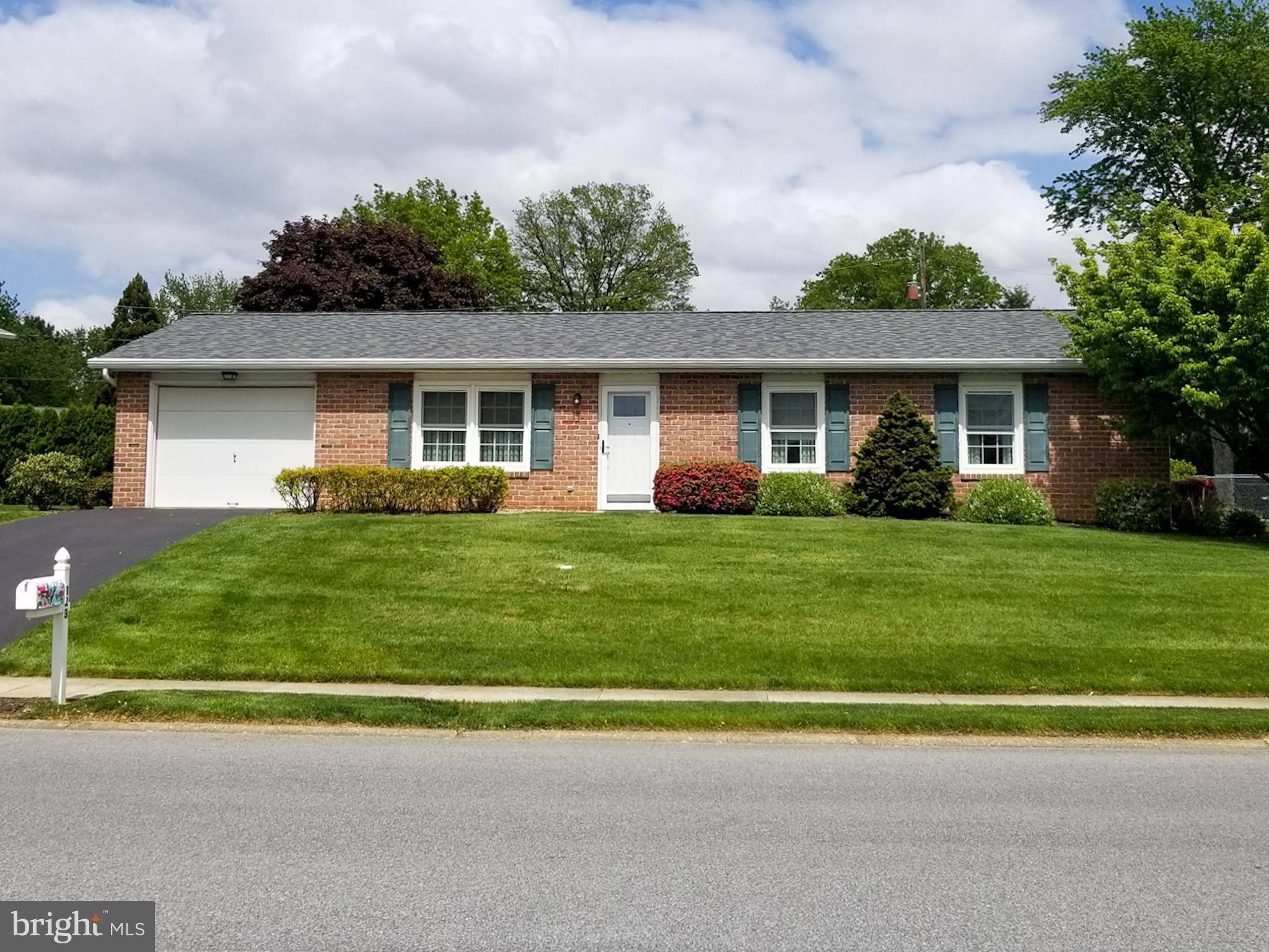 Lancaster, PA 17601,323 ASHFORD DR