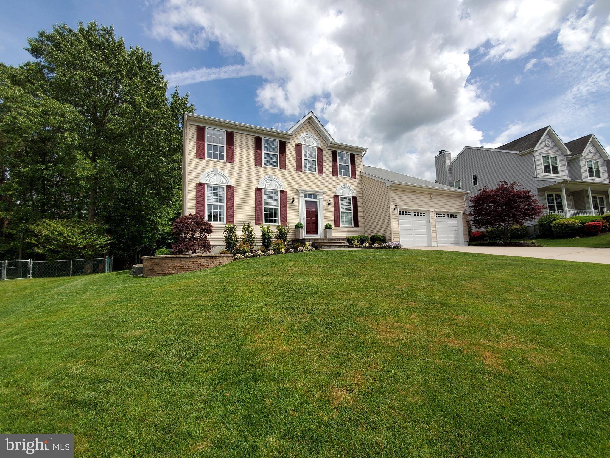 Delran, NJ 08075,11 CRANBERRY LN