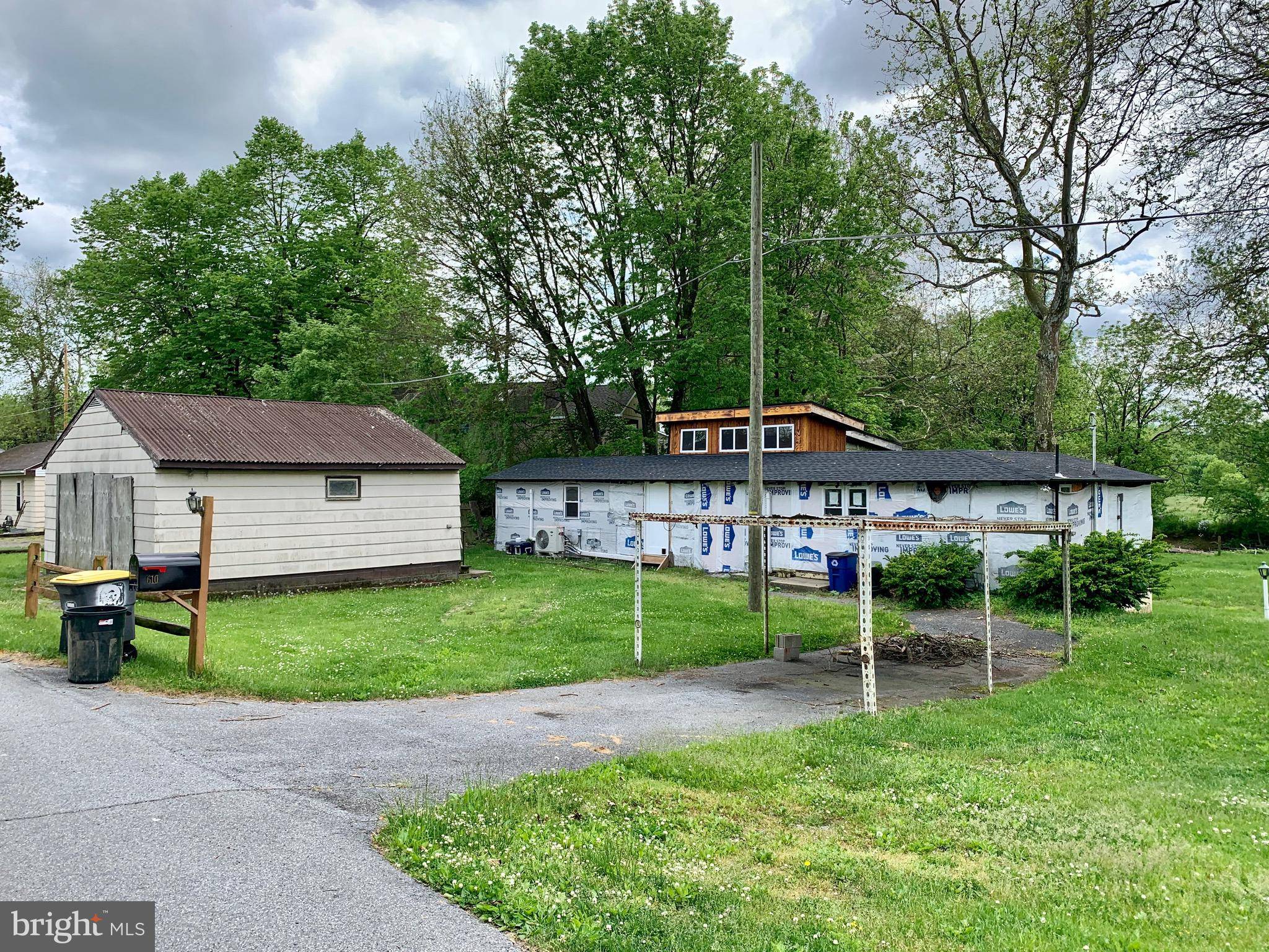 Womelsdorf, PA 19567,610 CANAL RD