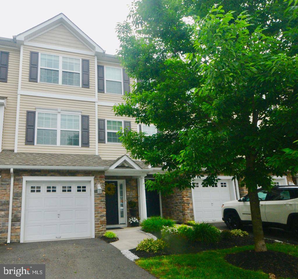 Mount Ephraim, NJ 08059,21 LUMBER LN