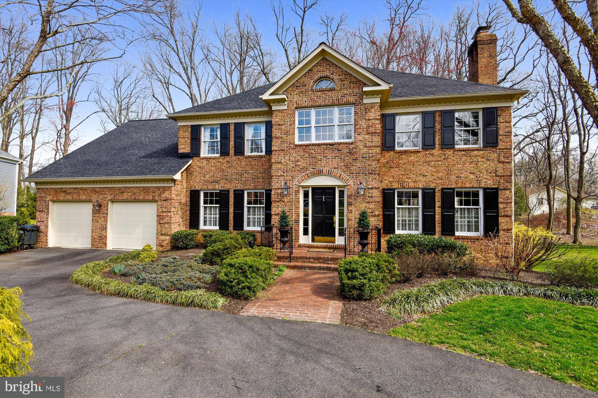 Mclean, VA 22101,5904 MOSS WOOD LN