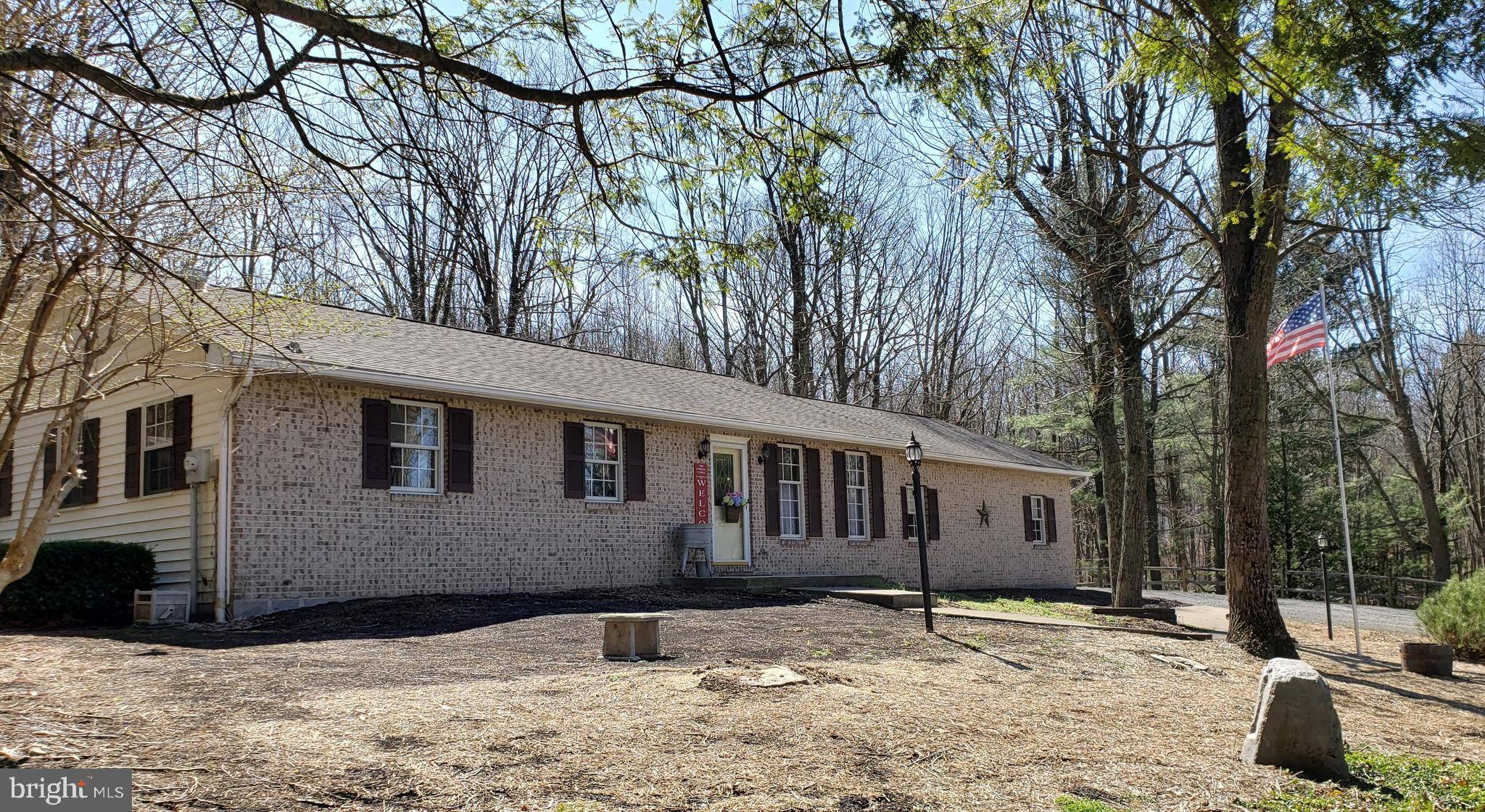 Mifflintown, PA 17059,245 DOGLE LN