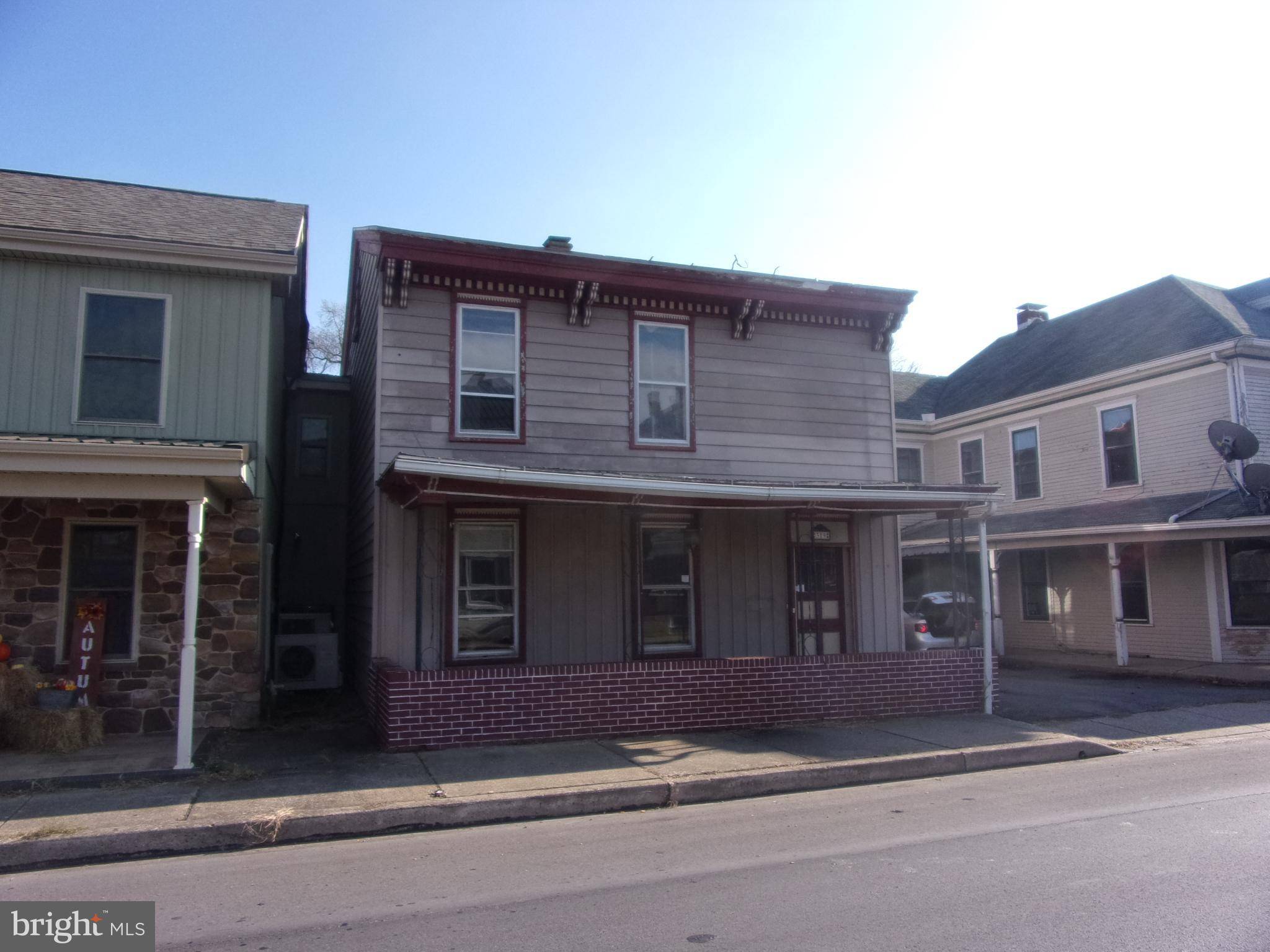 Selinsgrove, PA 17870,319 N MARKET ST