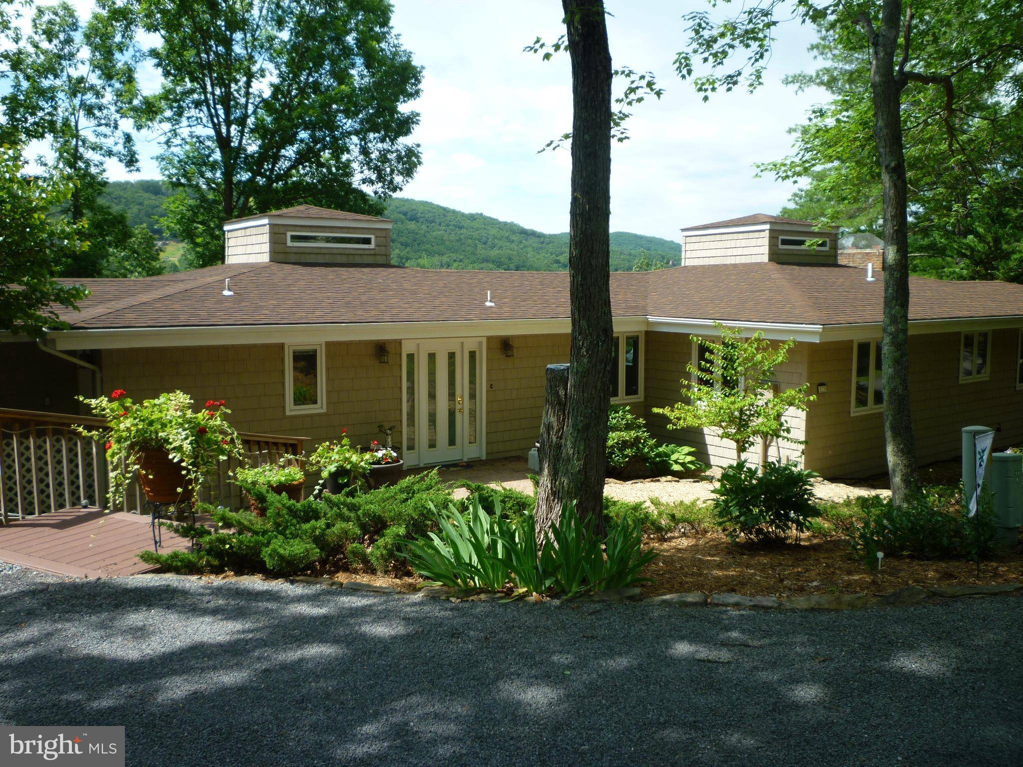 Basye, VA 22810,575 DOOLEY DR