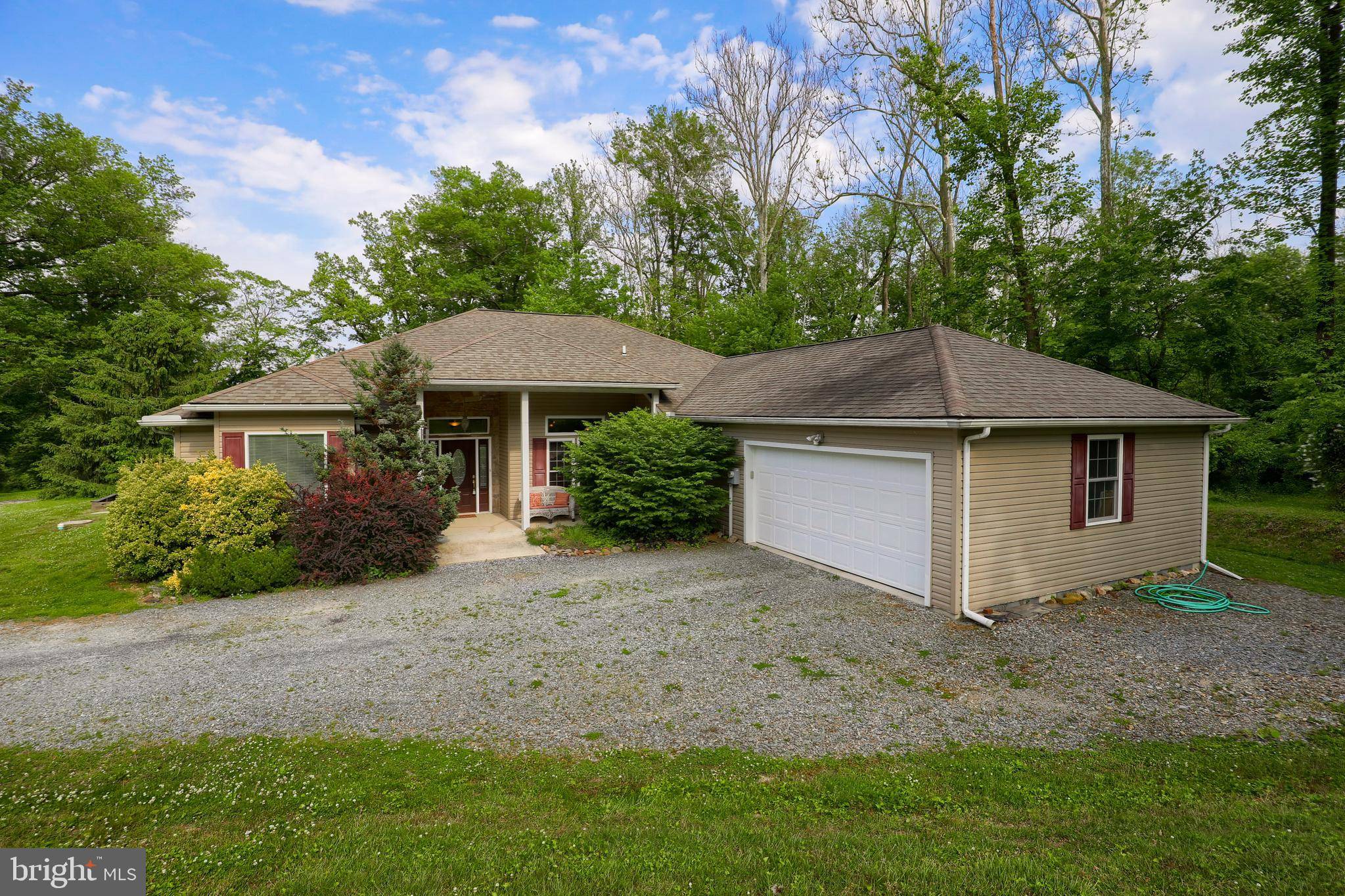 Wrightsville, PA 17368,824 APACHE LN