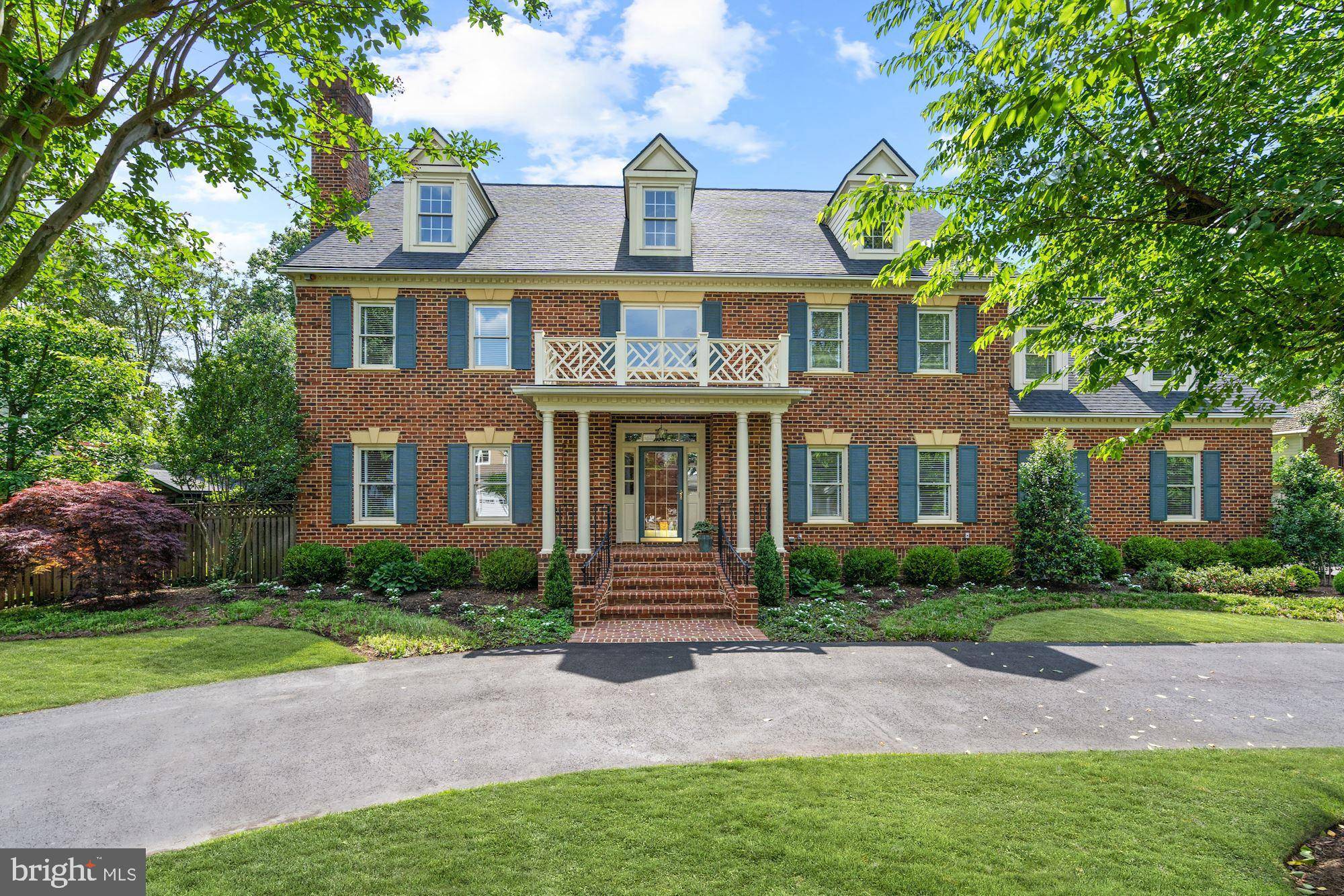 Mclean, VA 22102,1544 HUNTING AVE