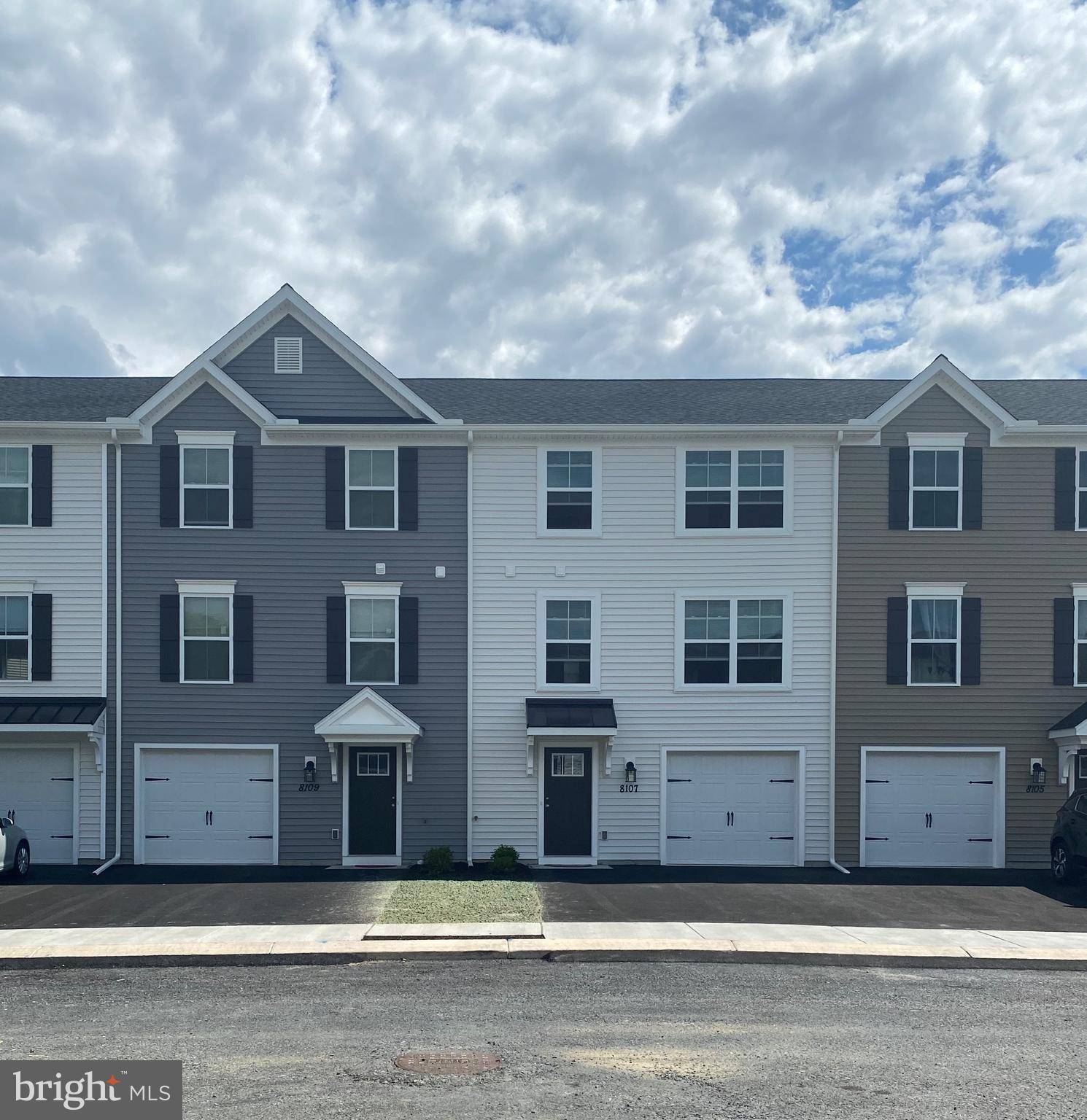 Harrisburg, PA 17112,140 CARLEIGH LN