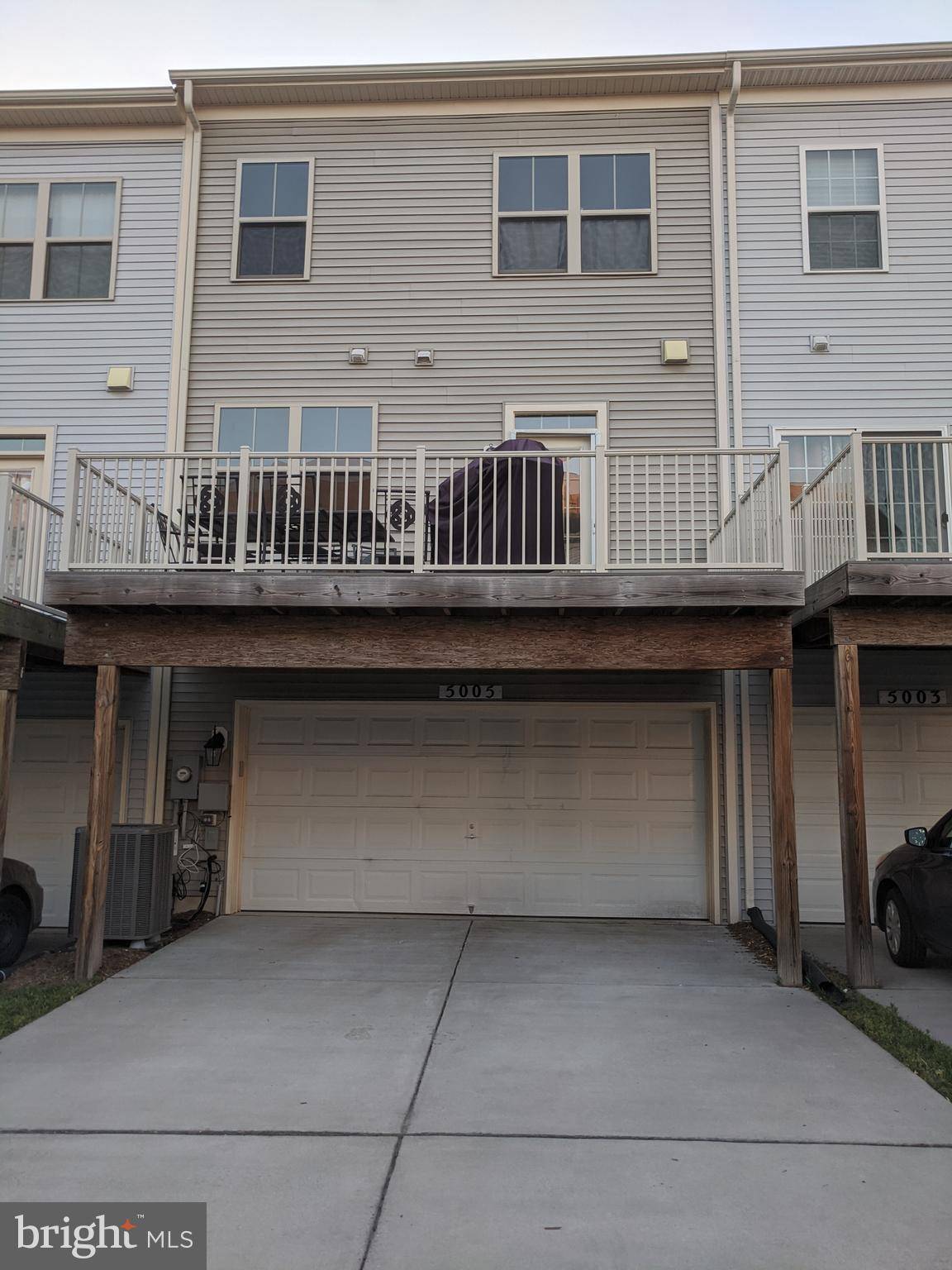 Triangle, VA 22172,5005 POTOMAC HIGHLANDS CIR #104