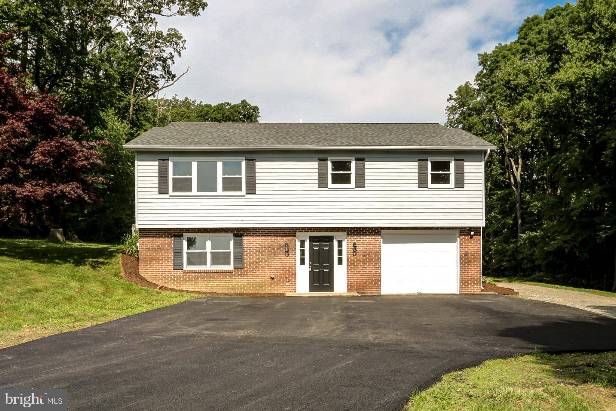 New Providence, PA 17560,32 HILLTOP LN